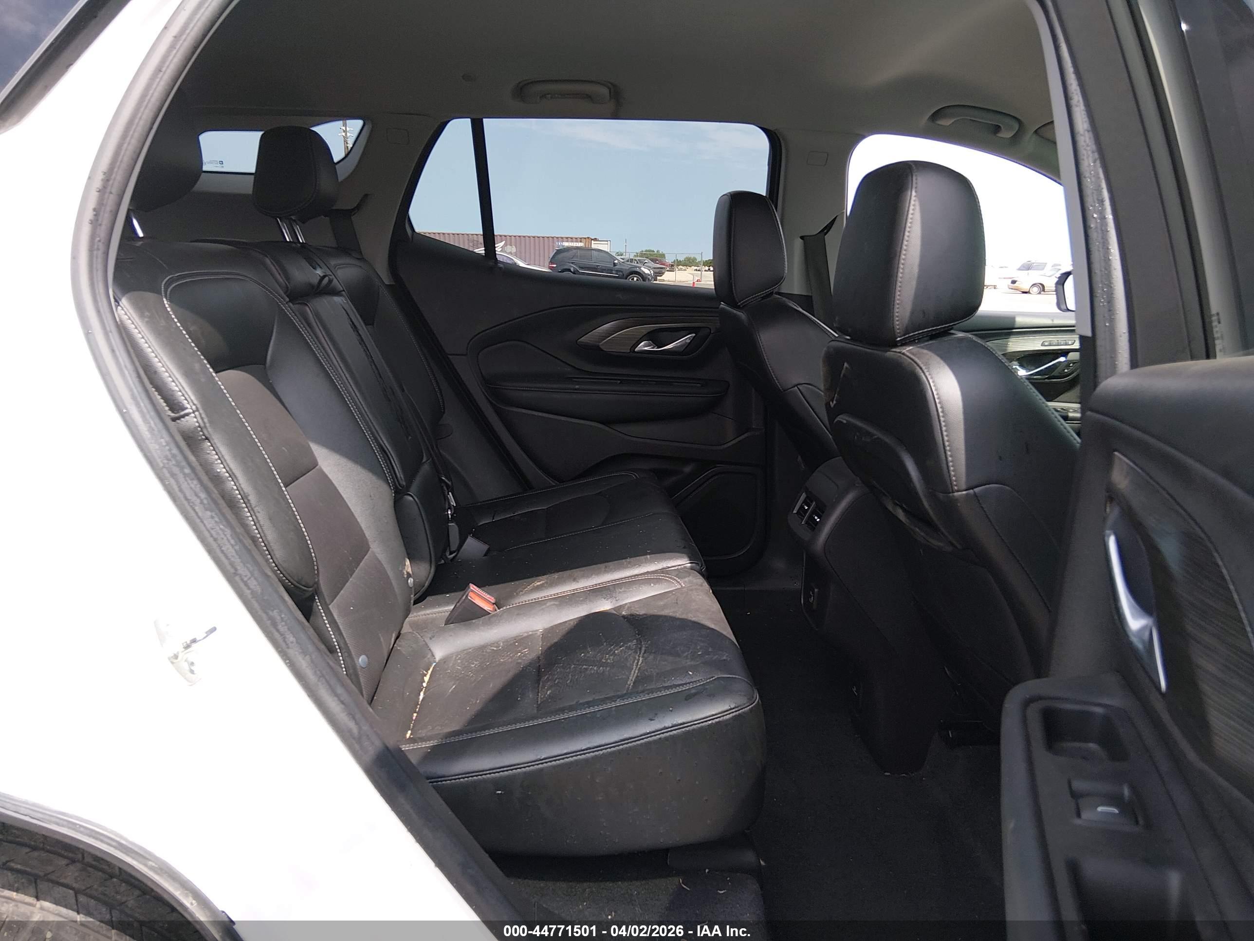 GMC TERRAIN image 8