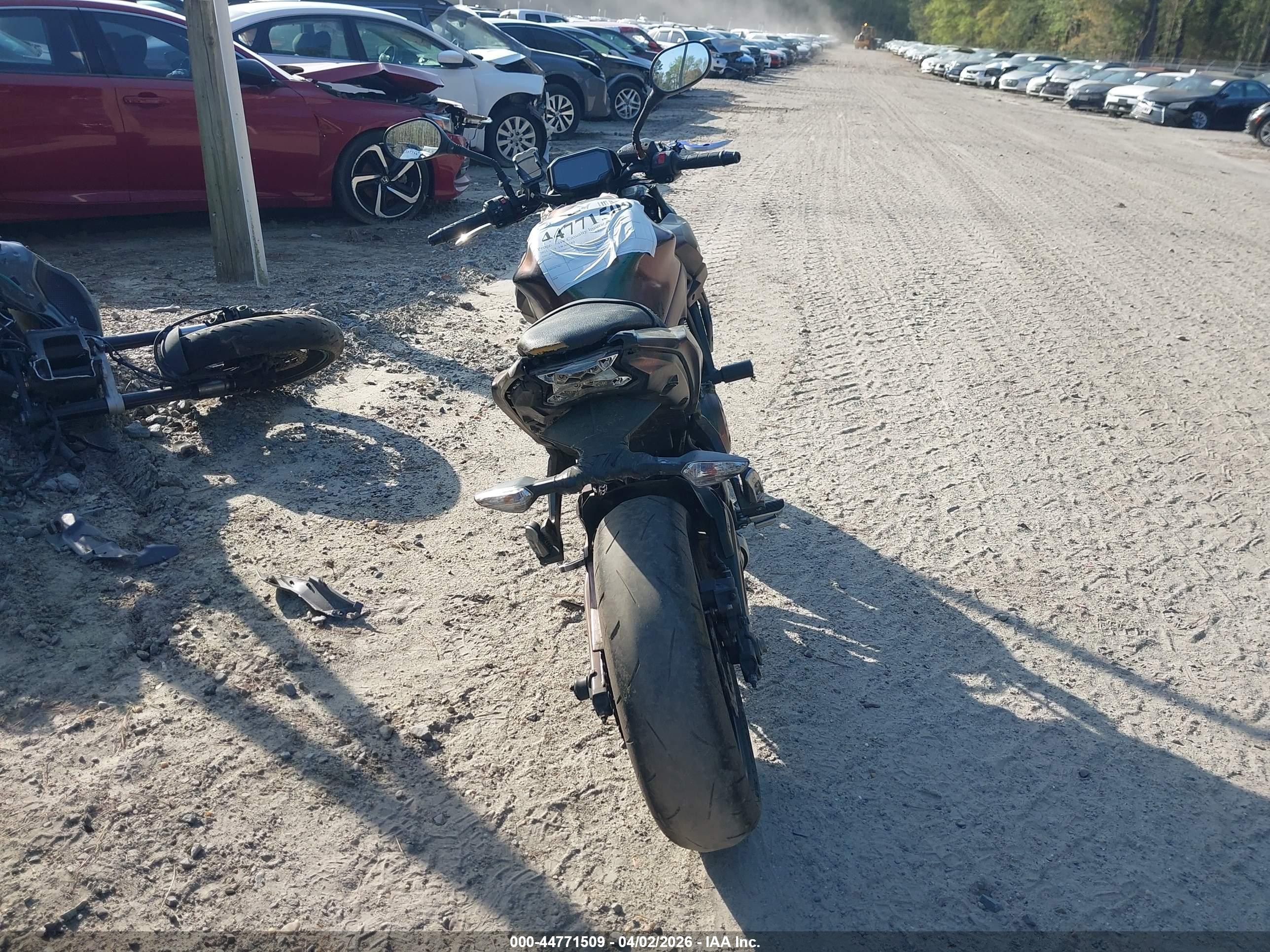 KAWASAKI ER650 image 6