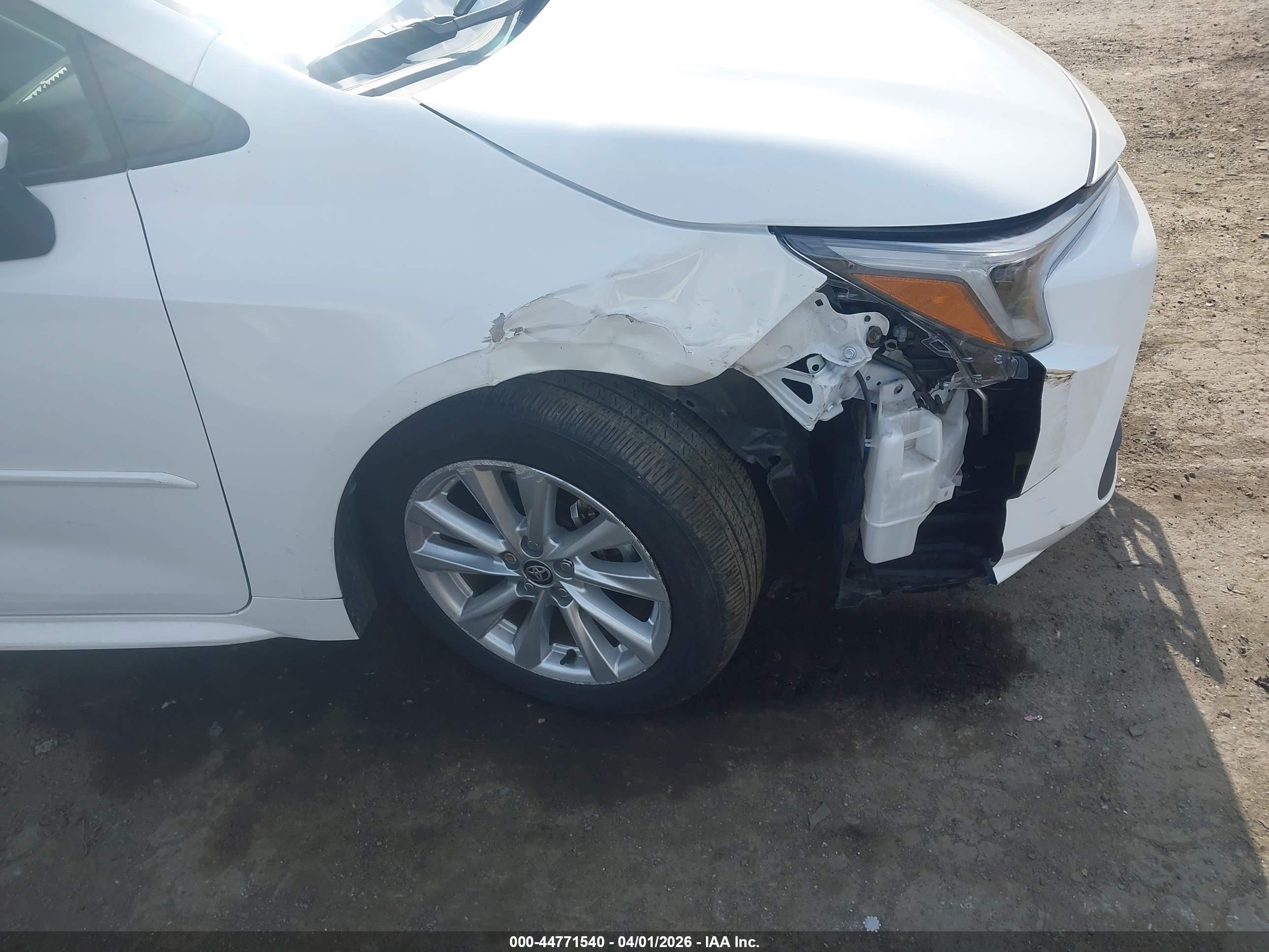 TOYOTA COROLLA image 6