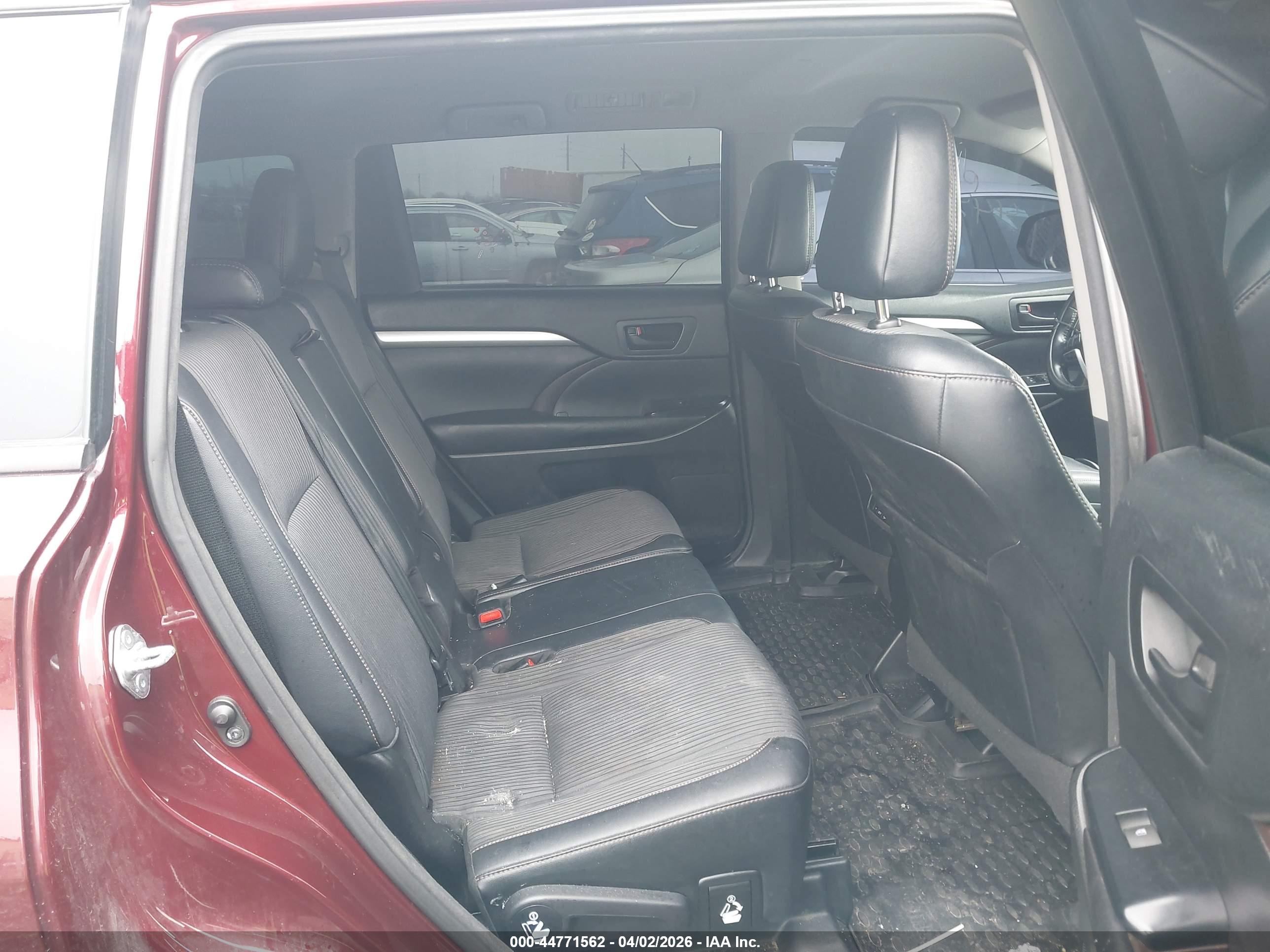 TOYOTA HIGHLANDER image 8