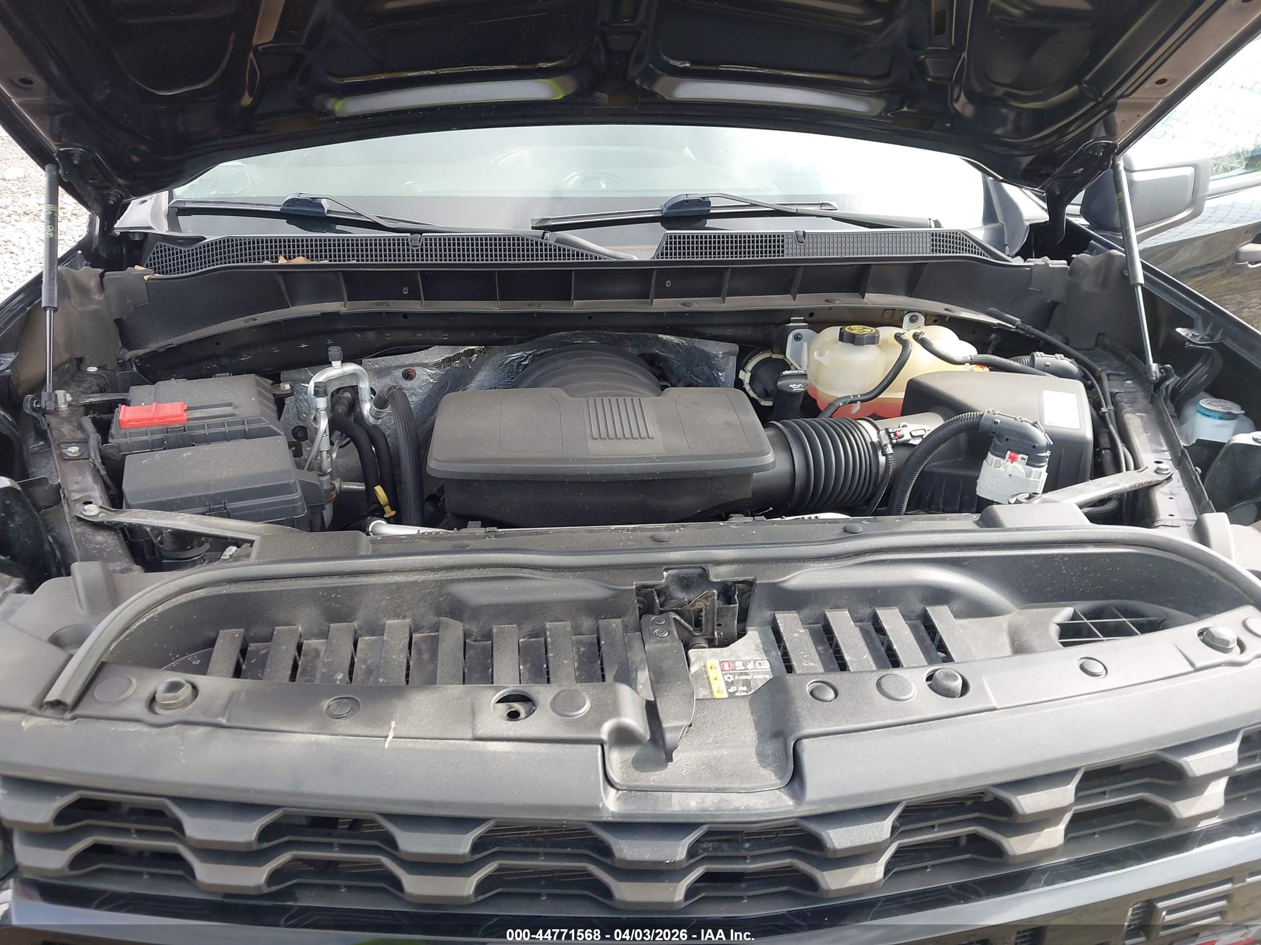 CHEVROLET SILVERADO image 10