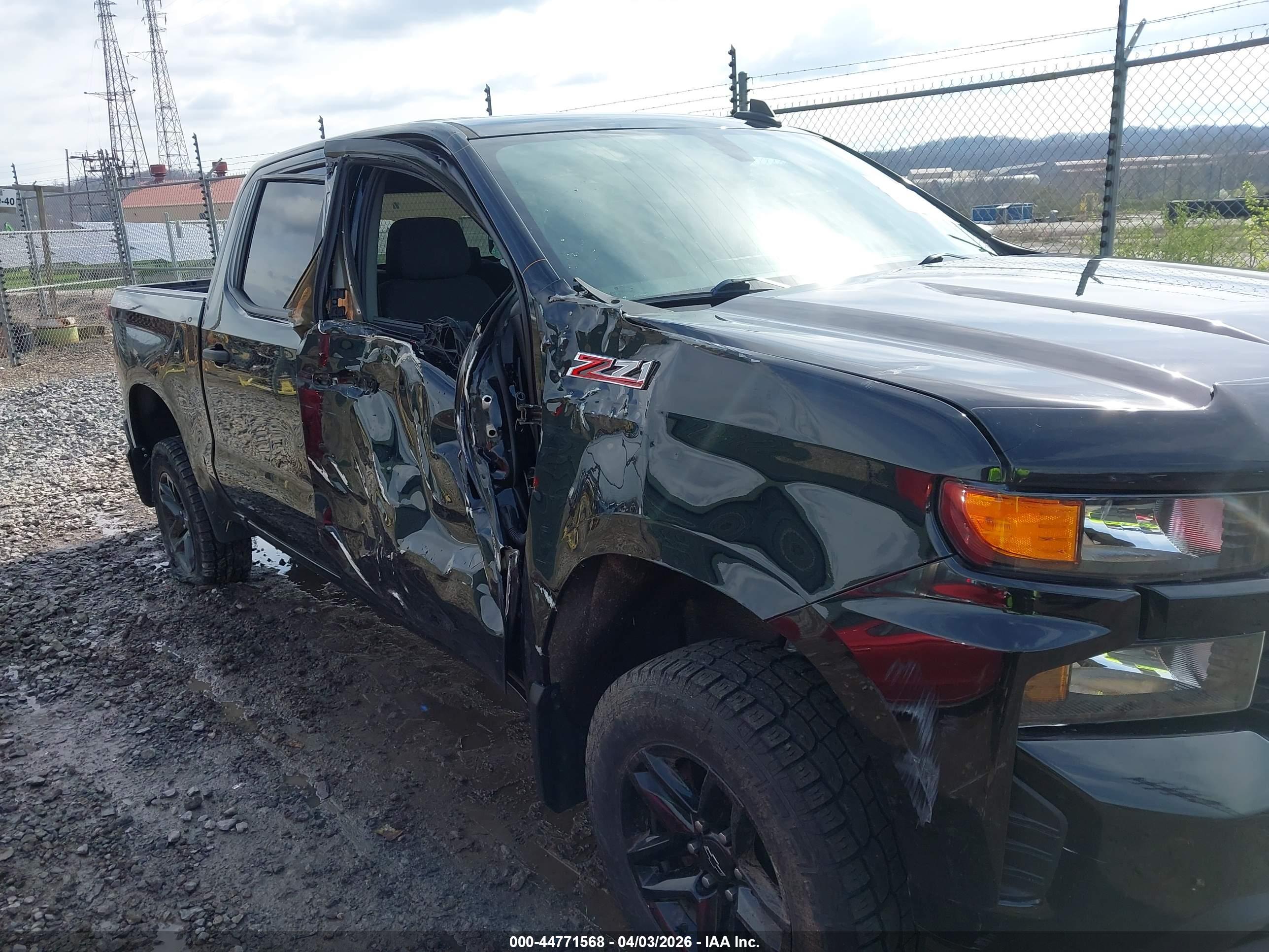 CHEVROLET SILVERADO image 6