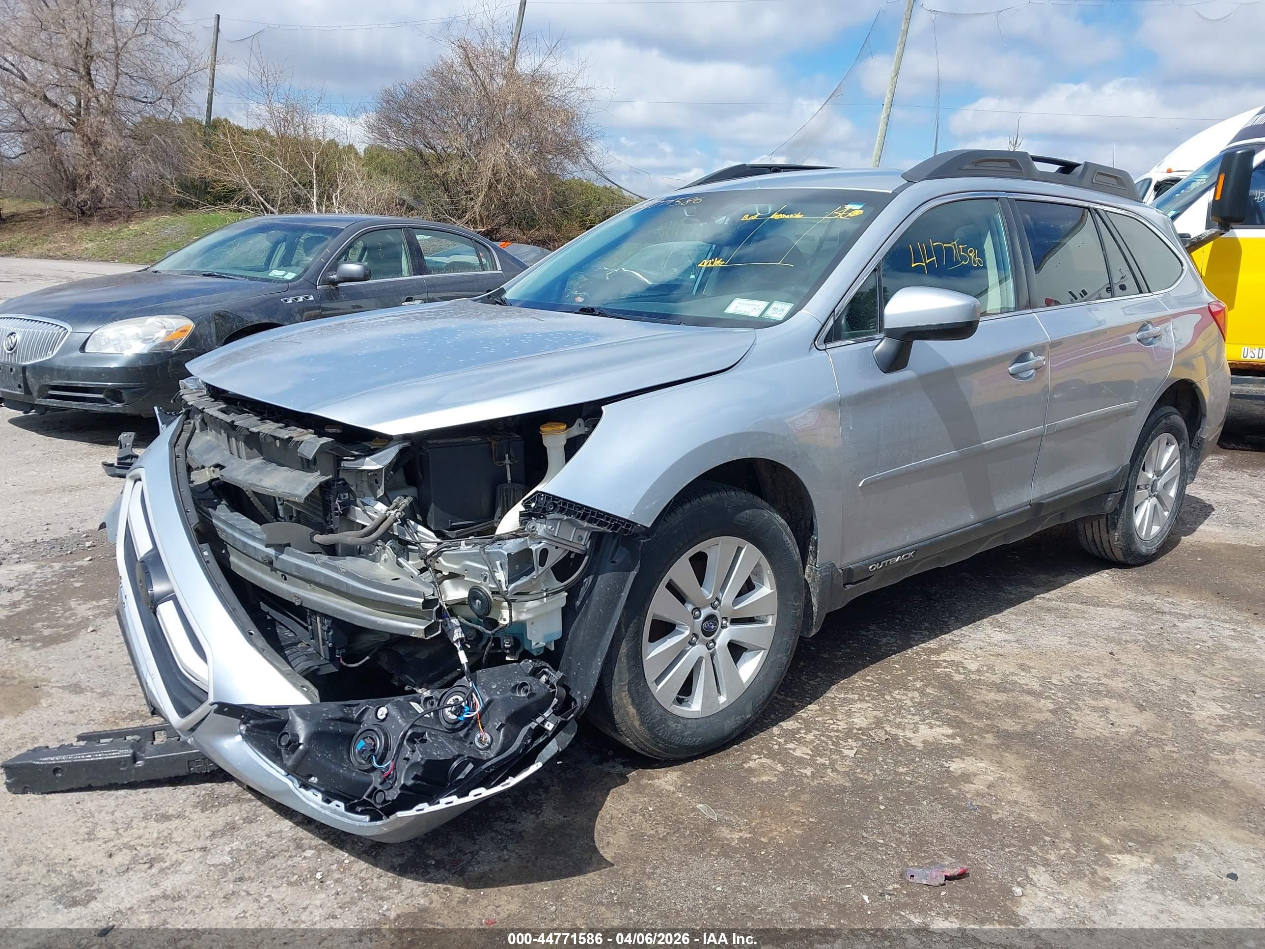 SUBARU OUTBACK image 2