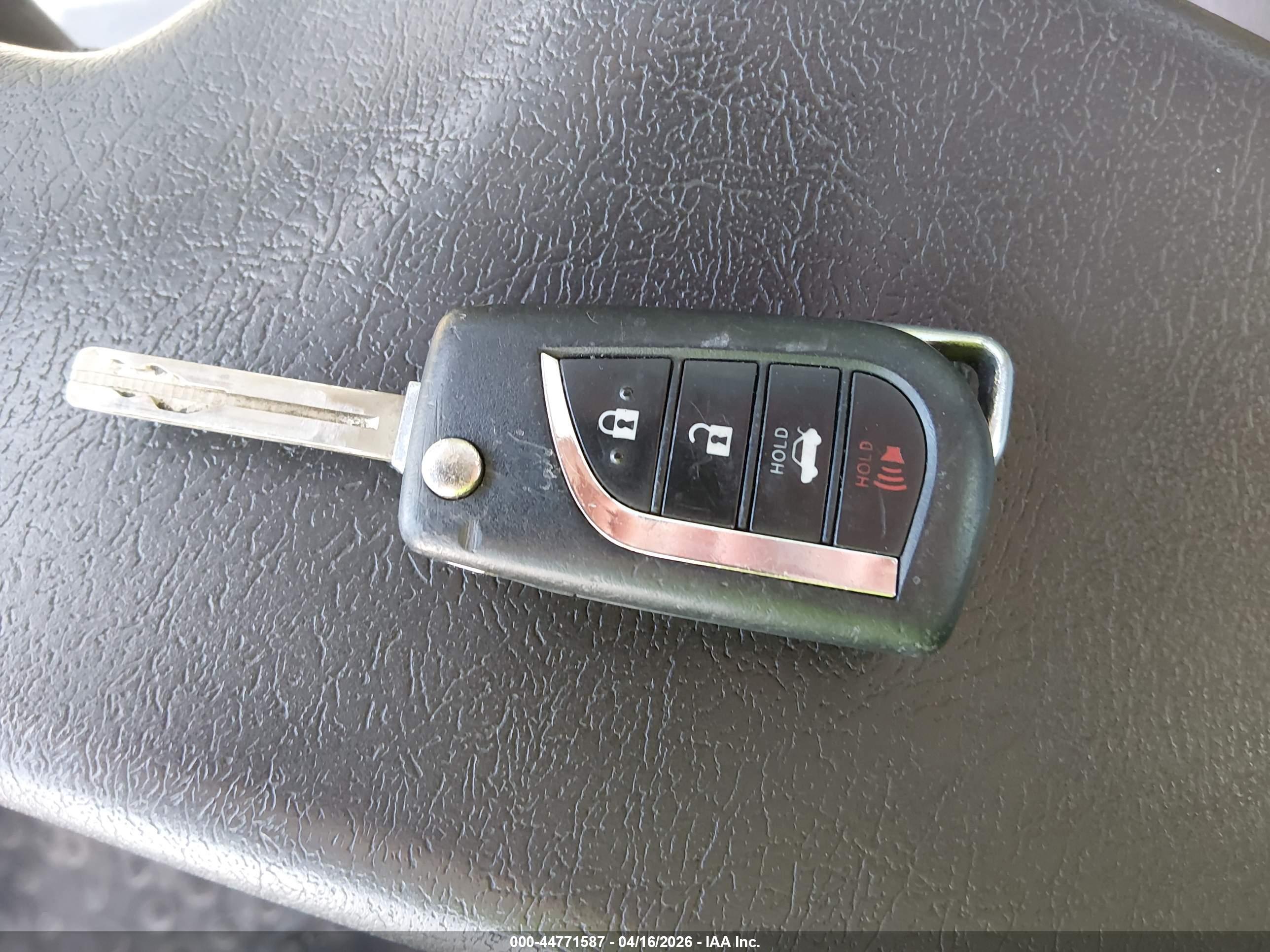 TOYOTA COROLLA image 11