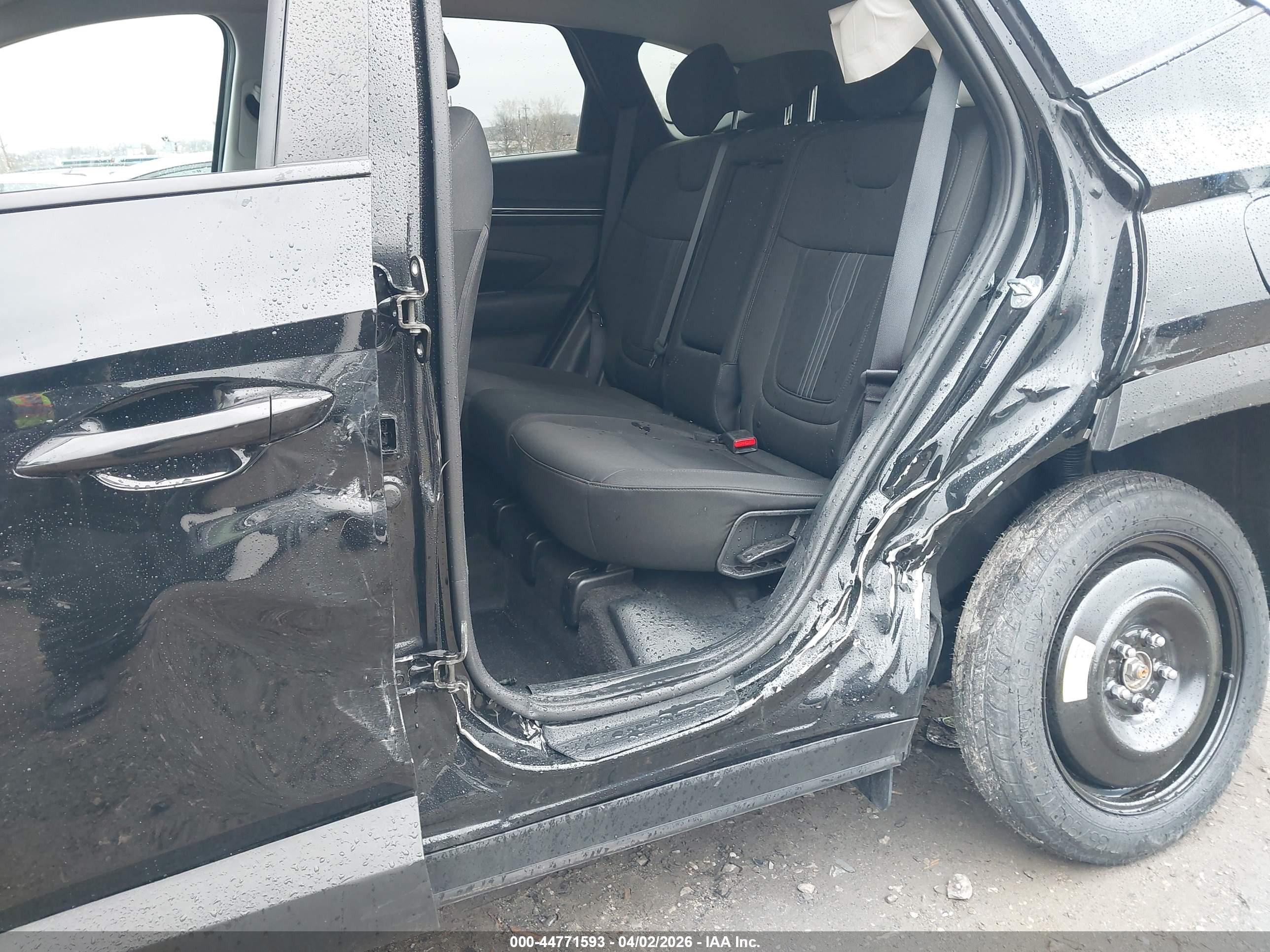 HYUNDAI TUCSON image 6