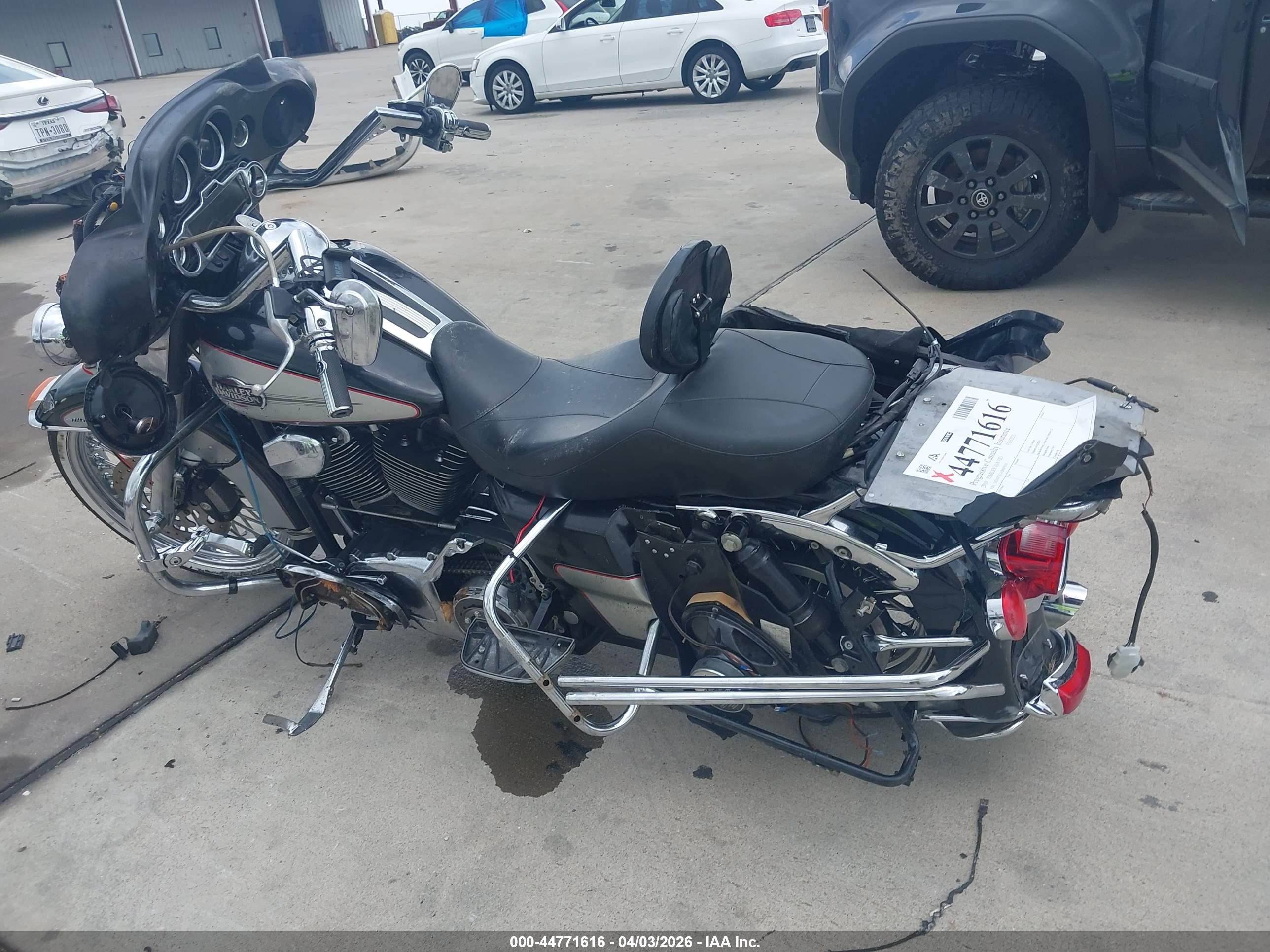 HARLEY-DAVIDSON FLHTCU image 3