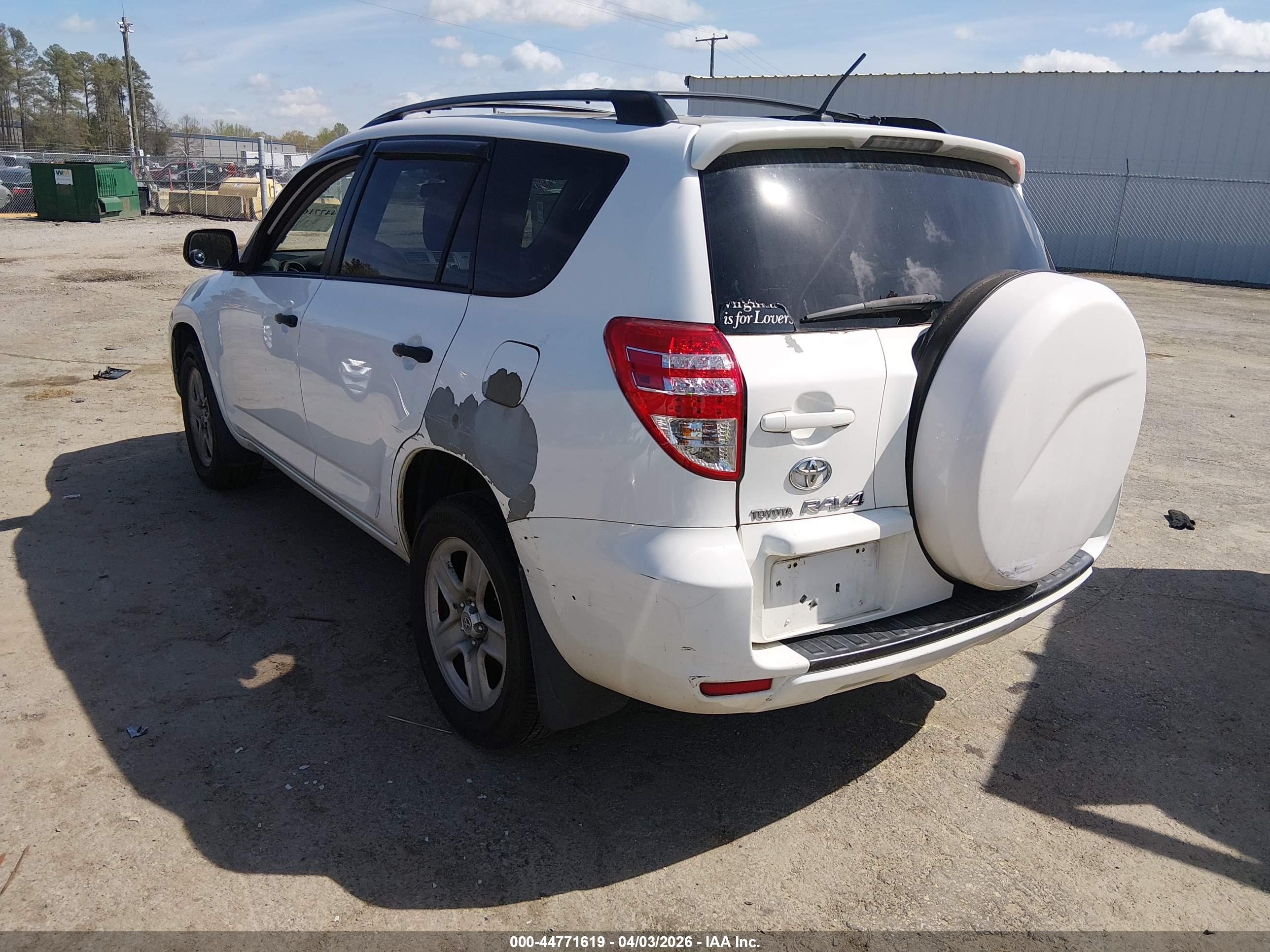TOYOTA RAV4 image 3