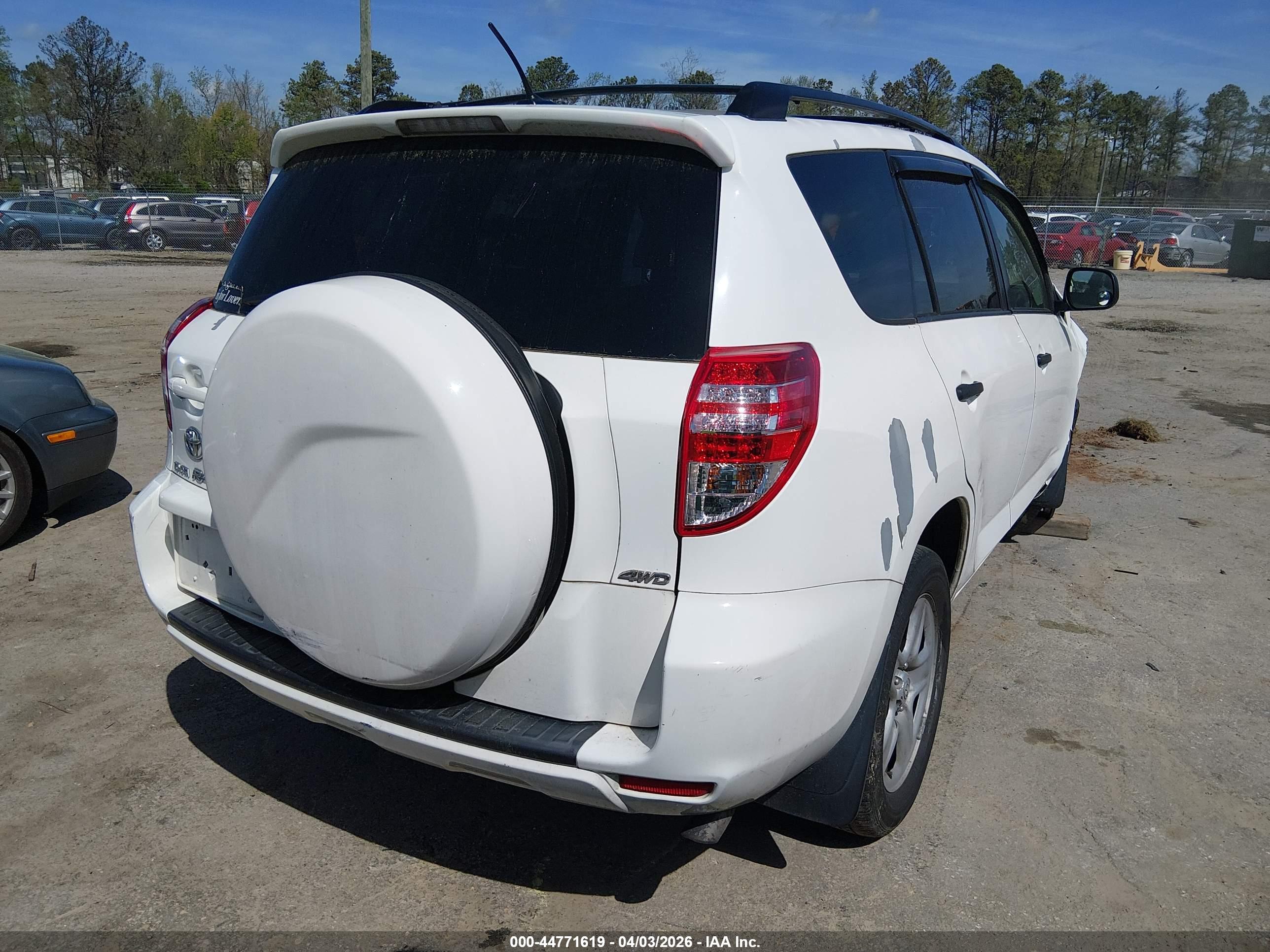 TOYOTA RAV4 image 4