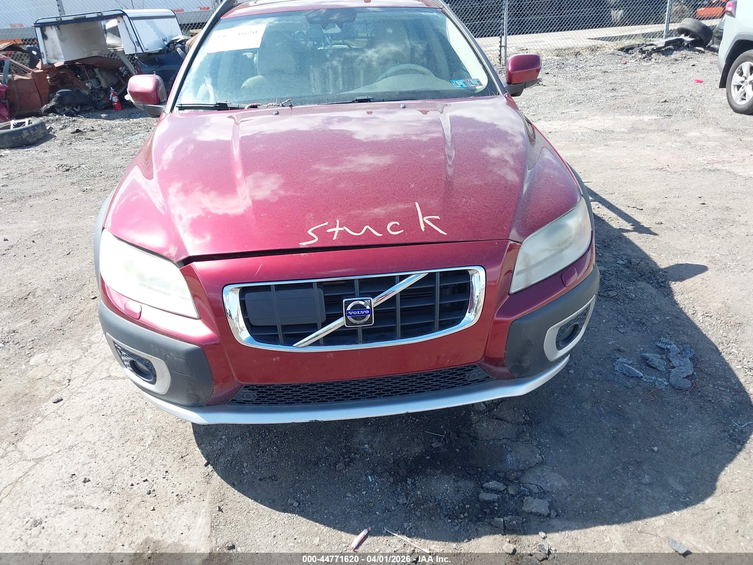 VOLVO XC70 image 6