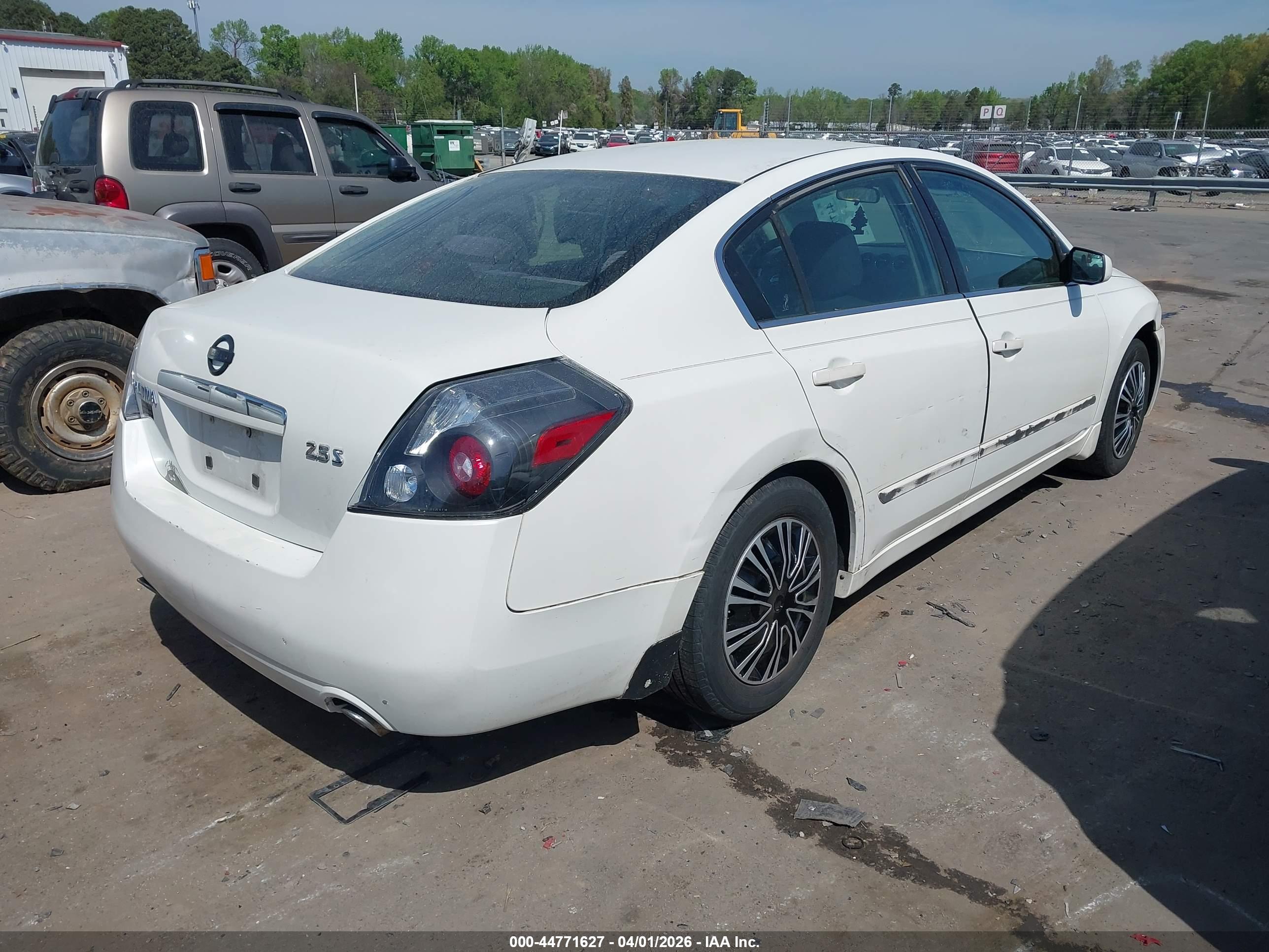 NISSAN ALTIMA image 4
