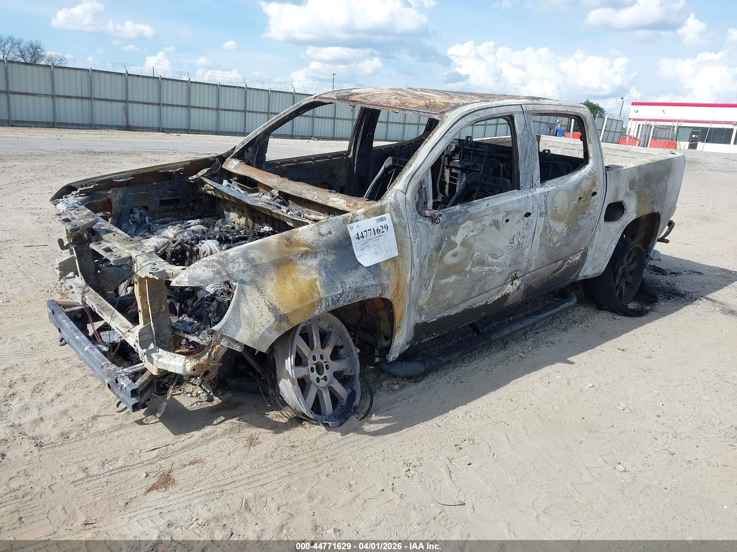 CHEVROLET COLORADO image 2