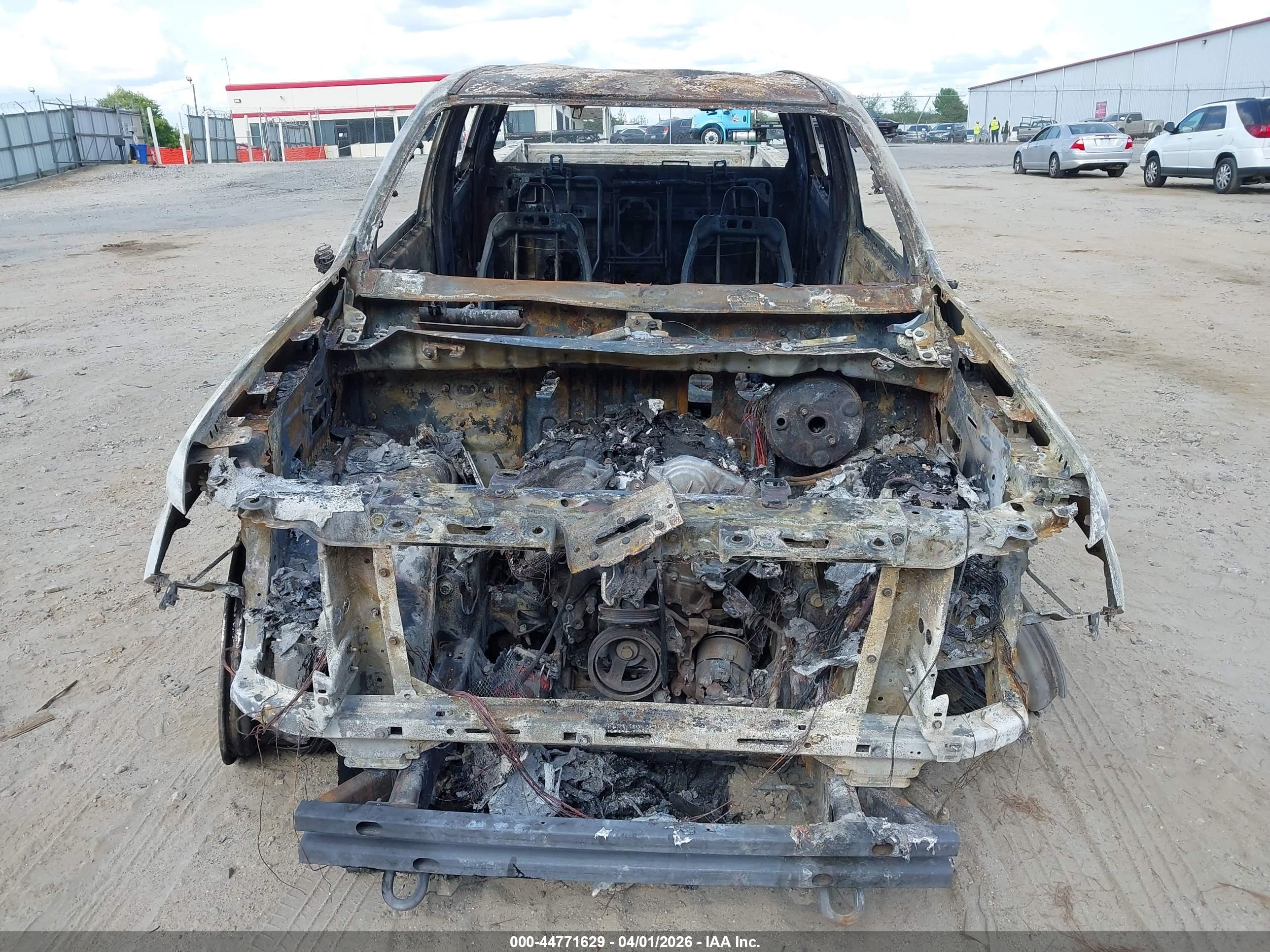 CHEVROLET COLORADO image 6