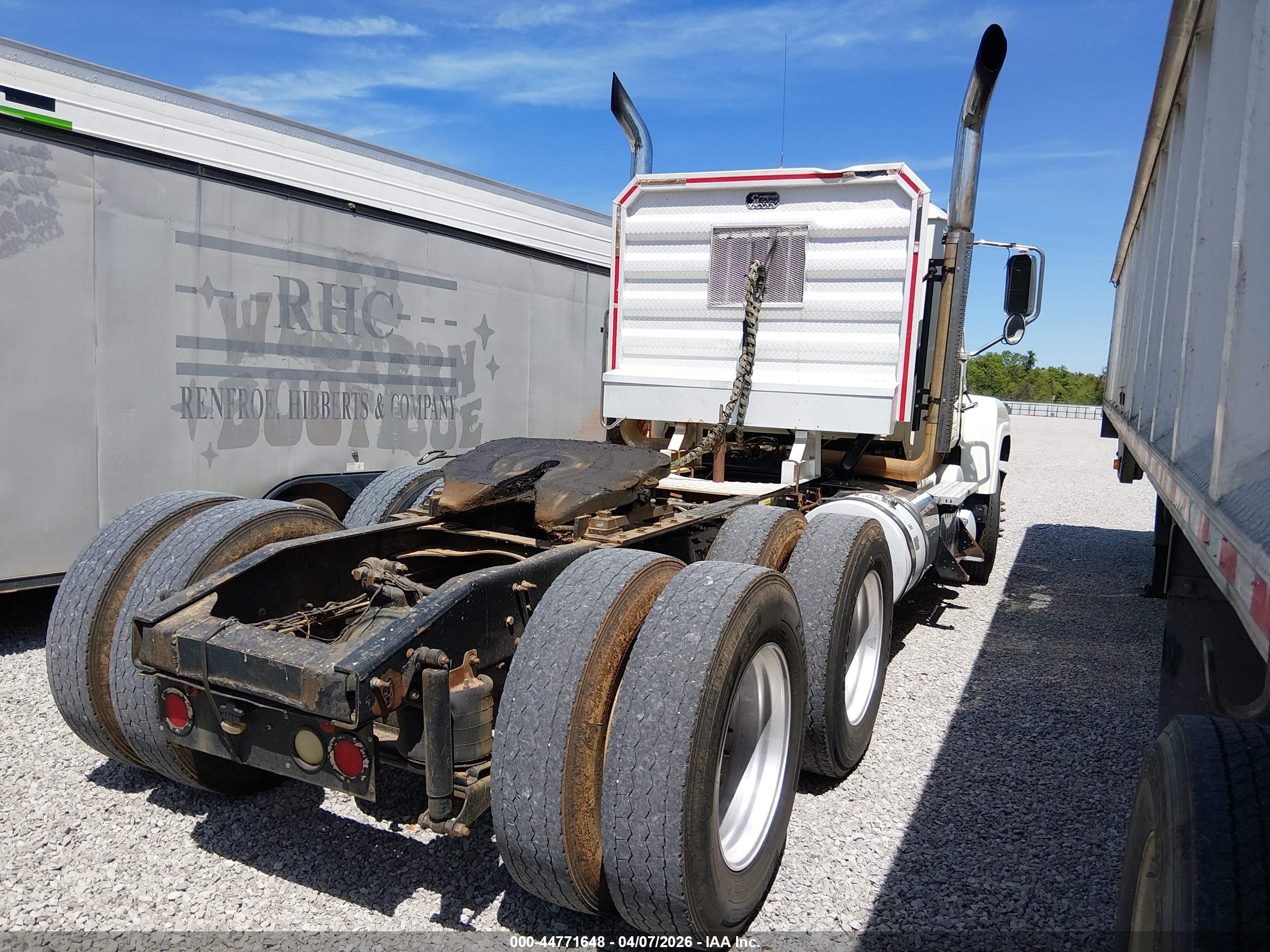 MACK PINNACLE image 4