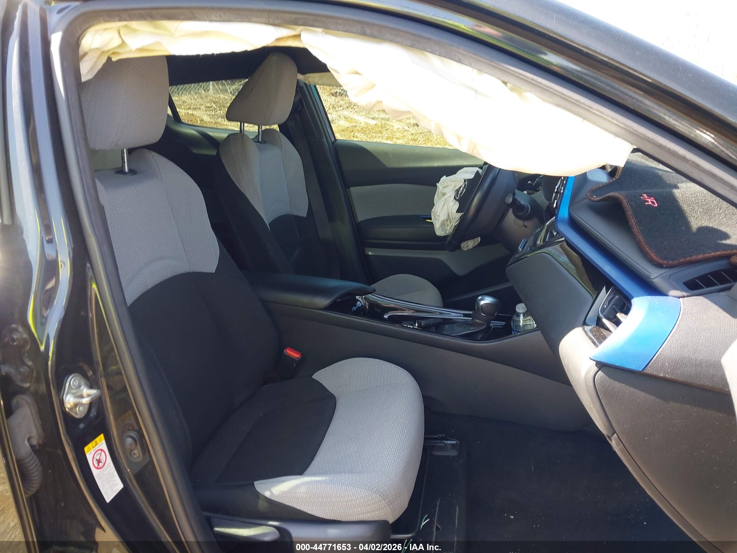 TOYOTA C-HR image 5