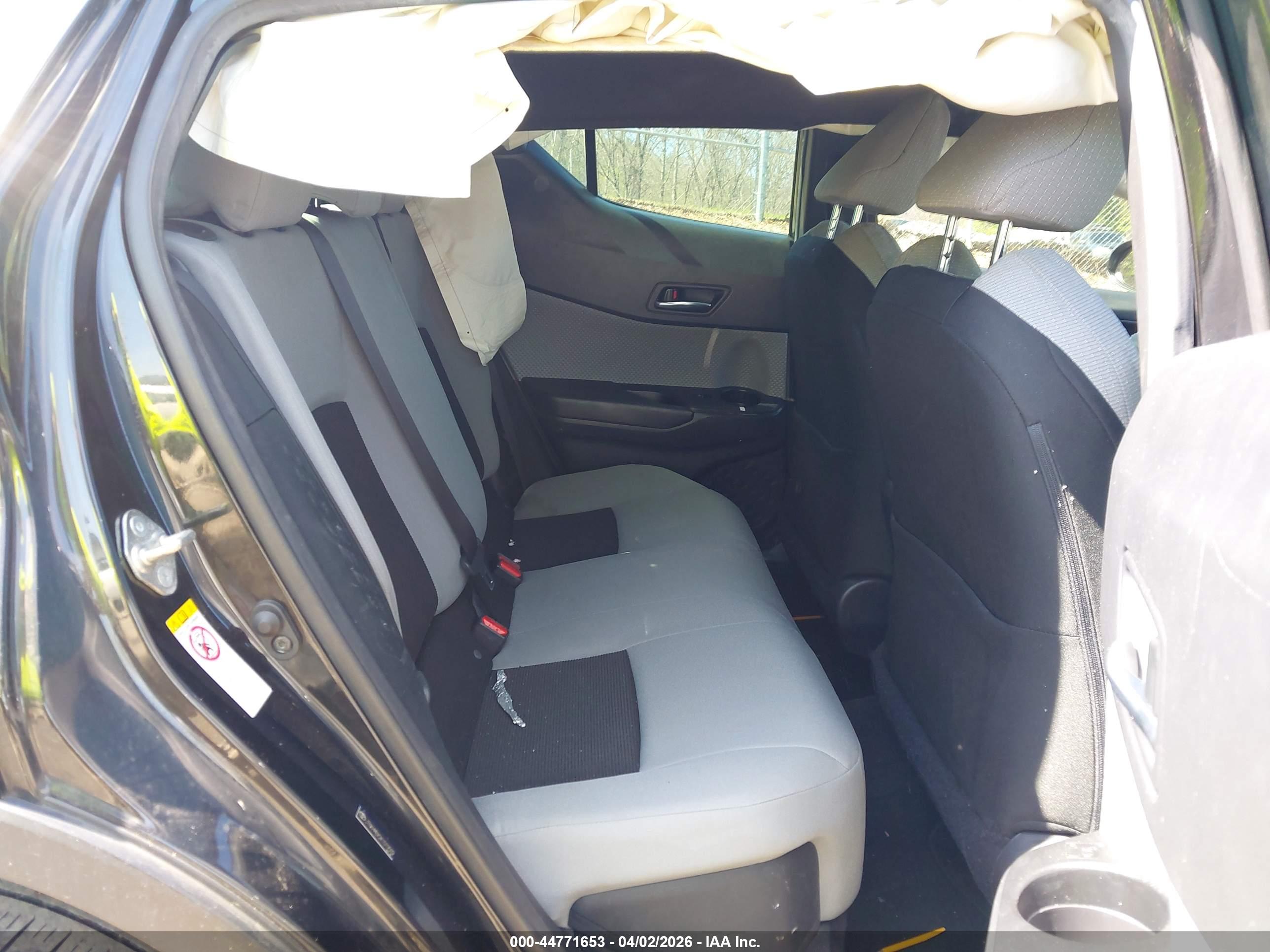 TOYOTA C-HR image 8