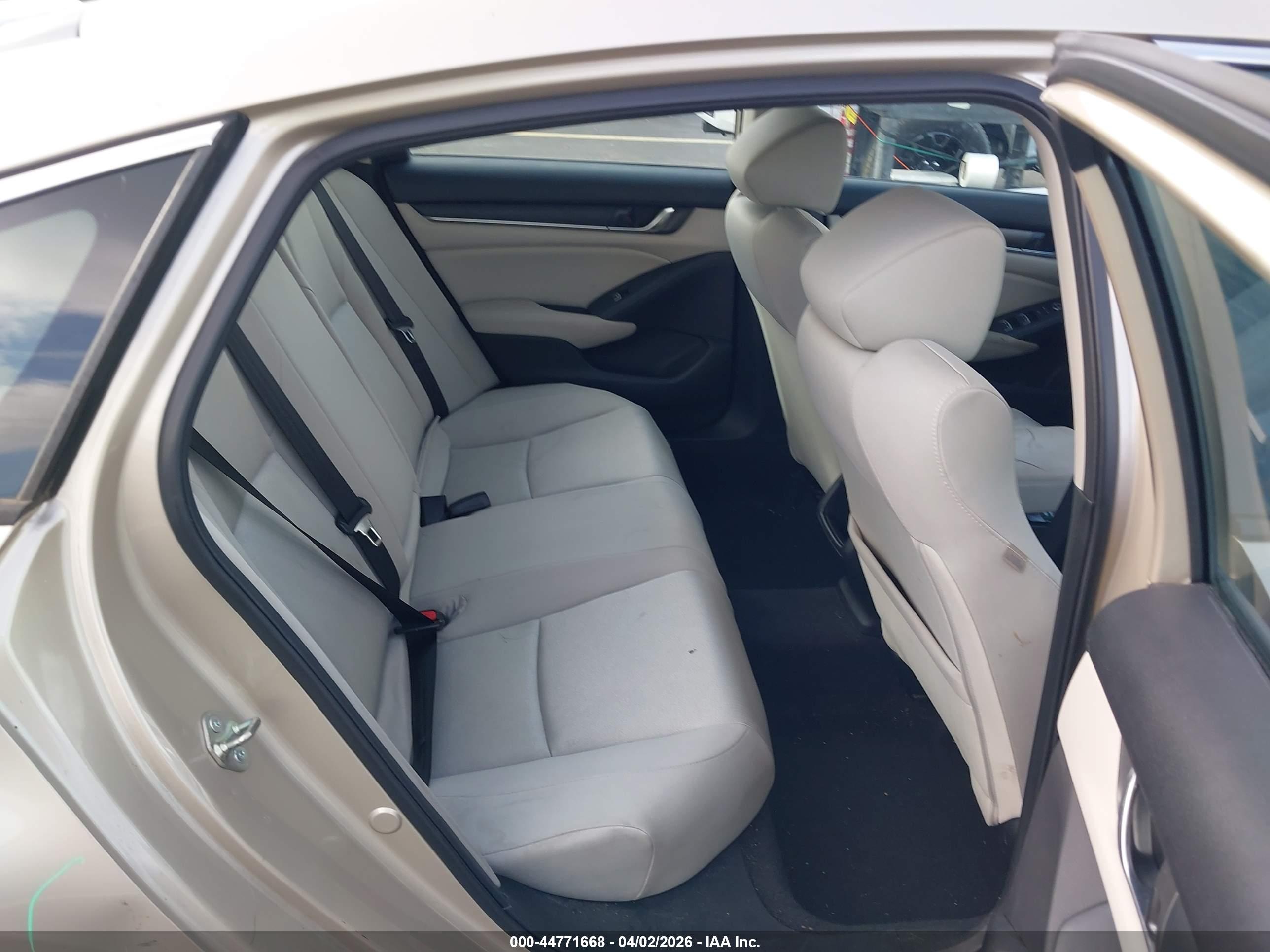 HONDA ACCORD image 8