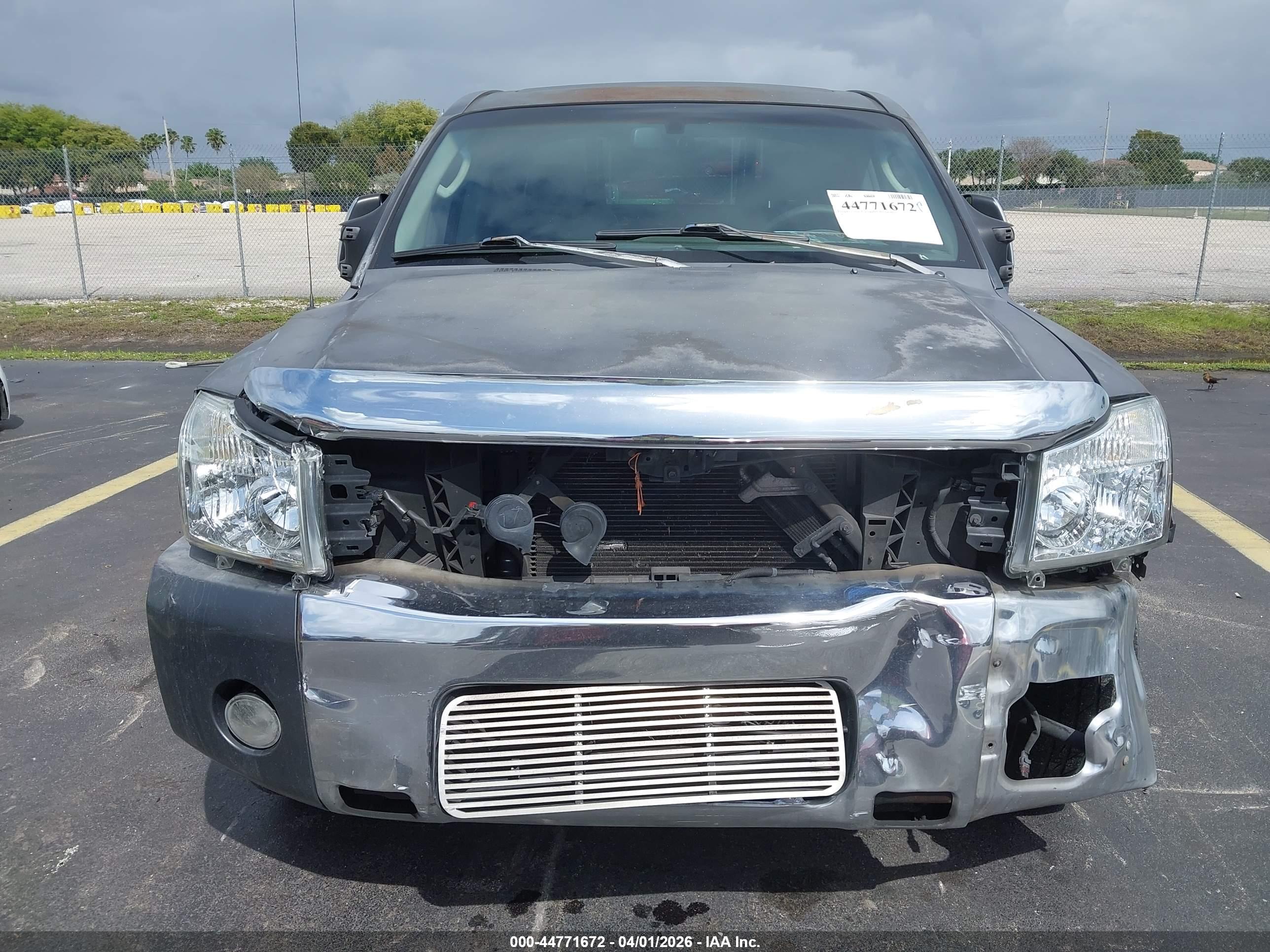 NISSAN TITAN image 6