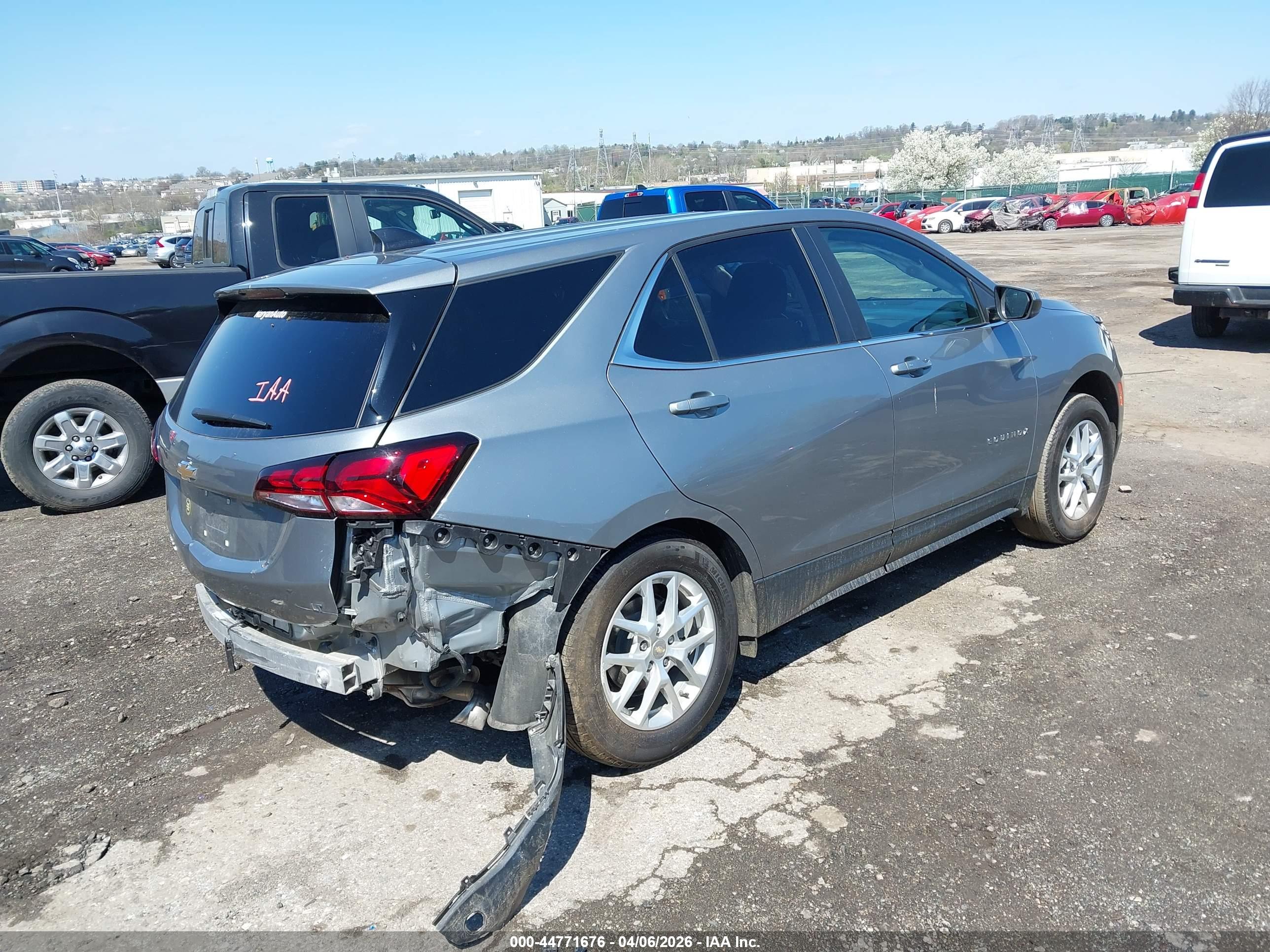 CHEVROLET EQUINOX image 4