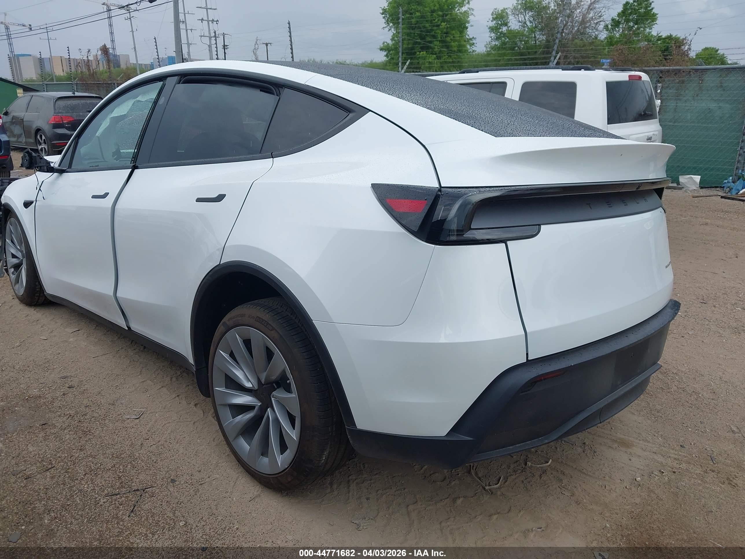 TESLA MODEL image 3