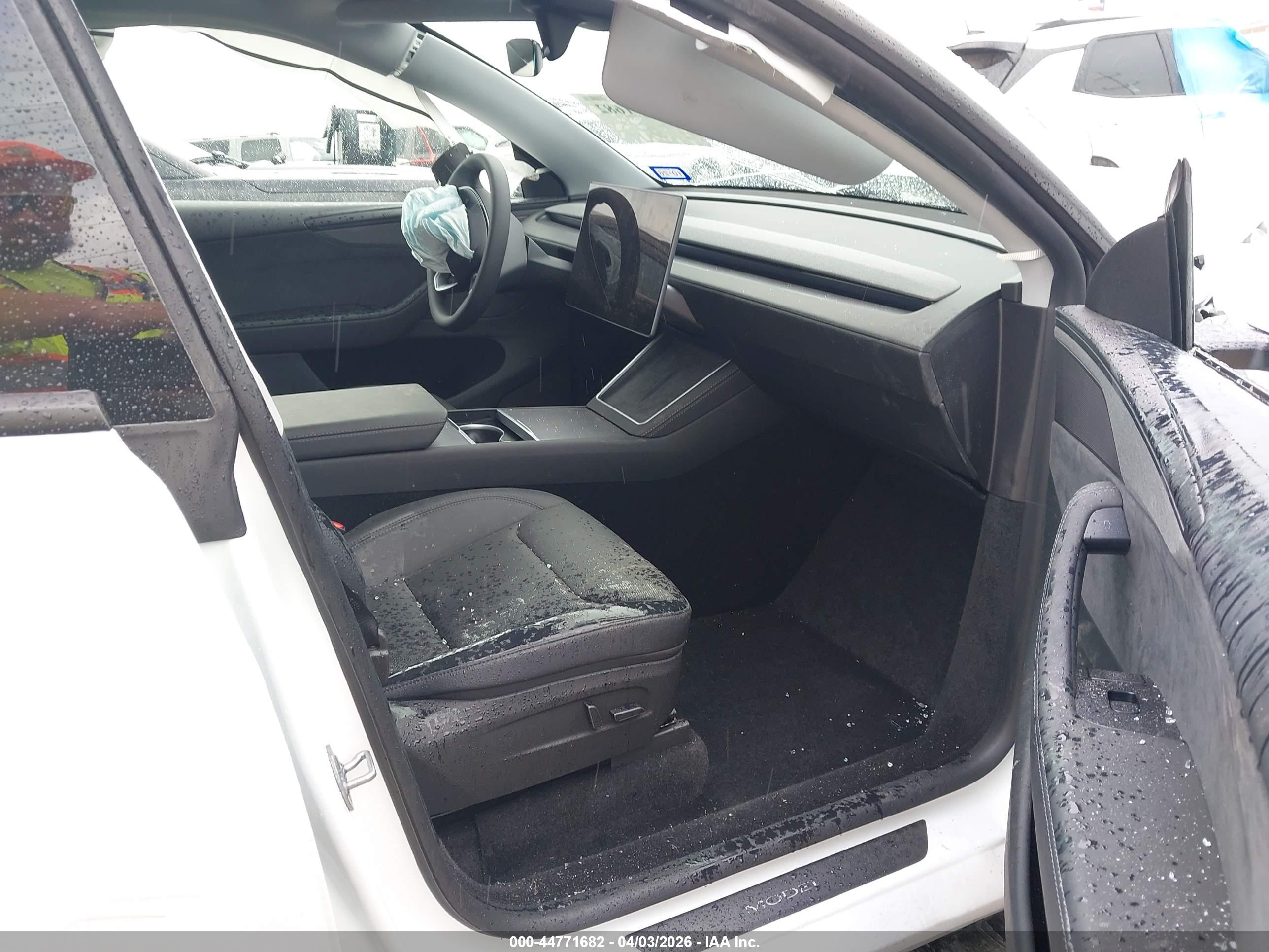 TESLA MODEL image 5