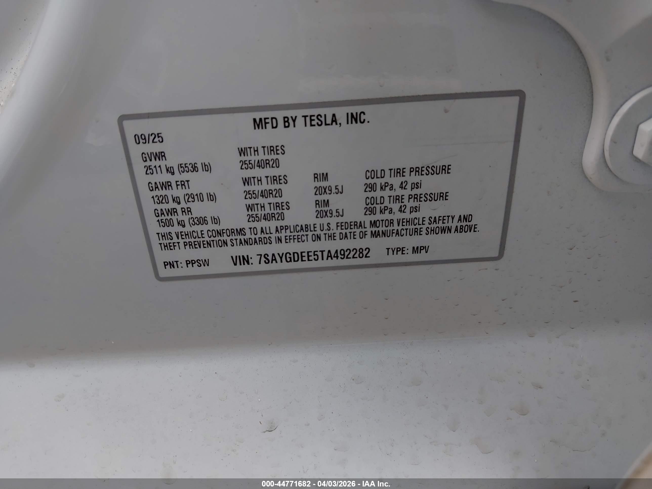 TESLA MODEL image 9