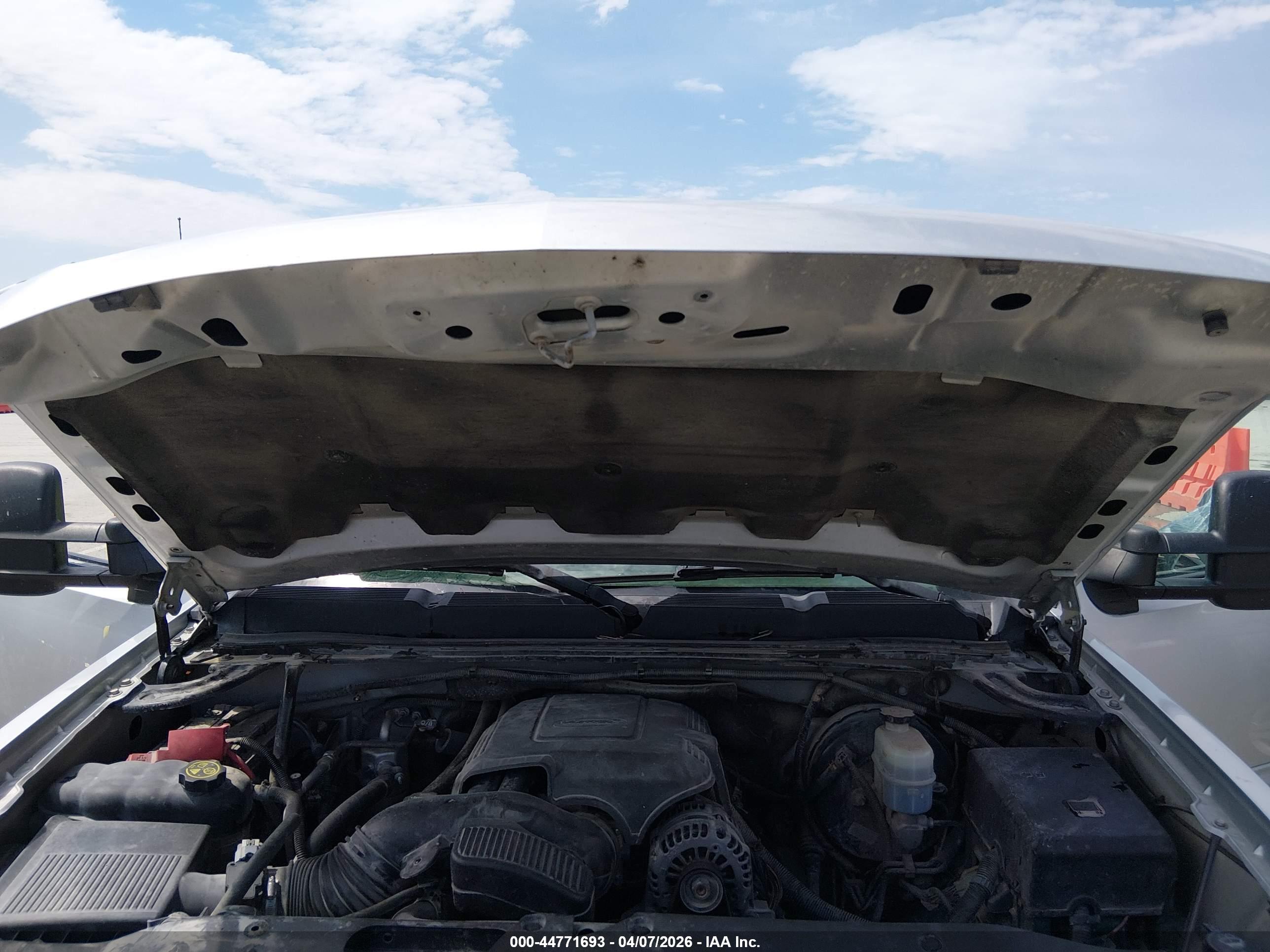 CHEVROLET SILVERADO image 10