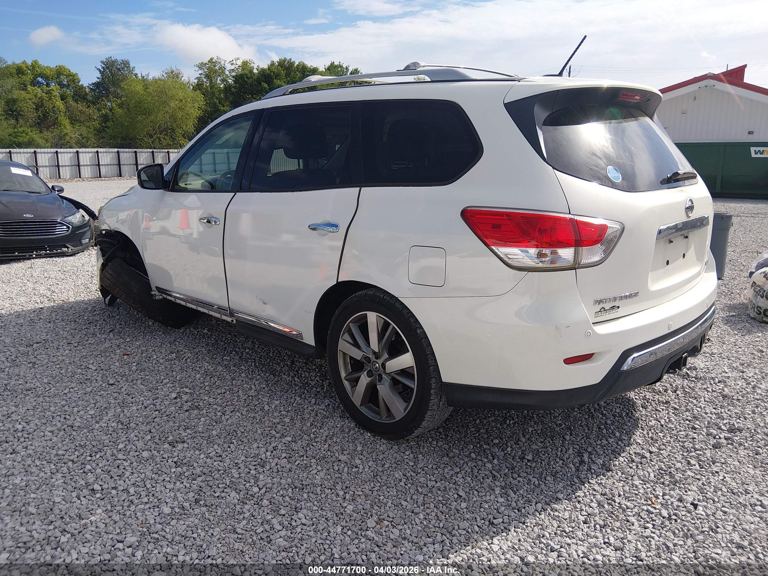 NISSAN PATHFINDER image 3