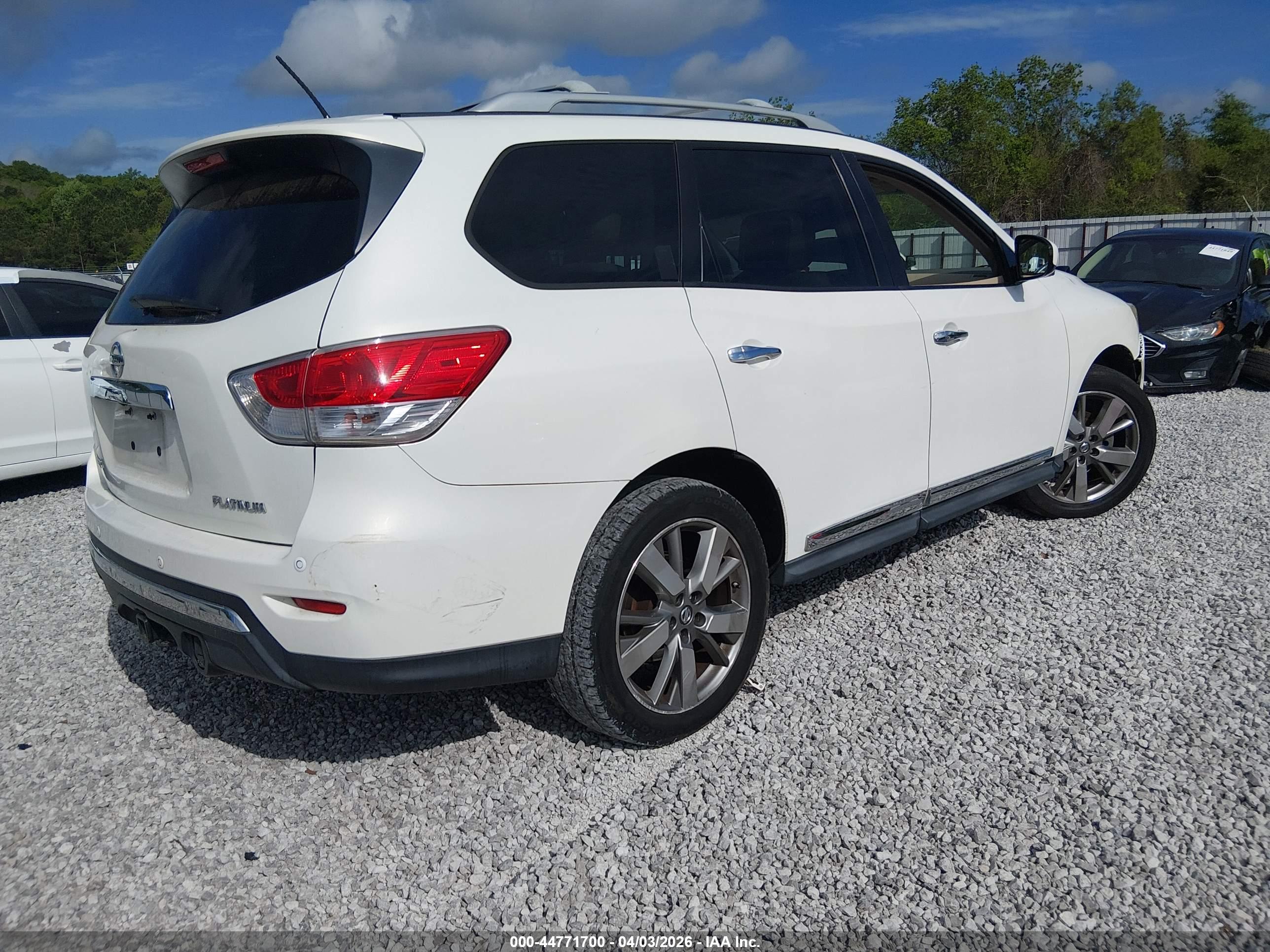NISSAN PATHFINDER image 4