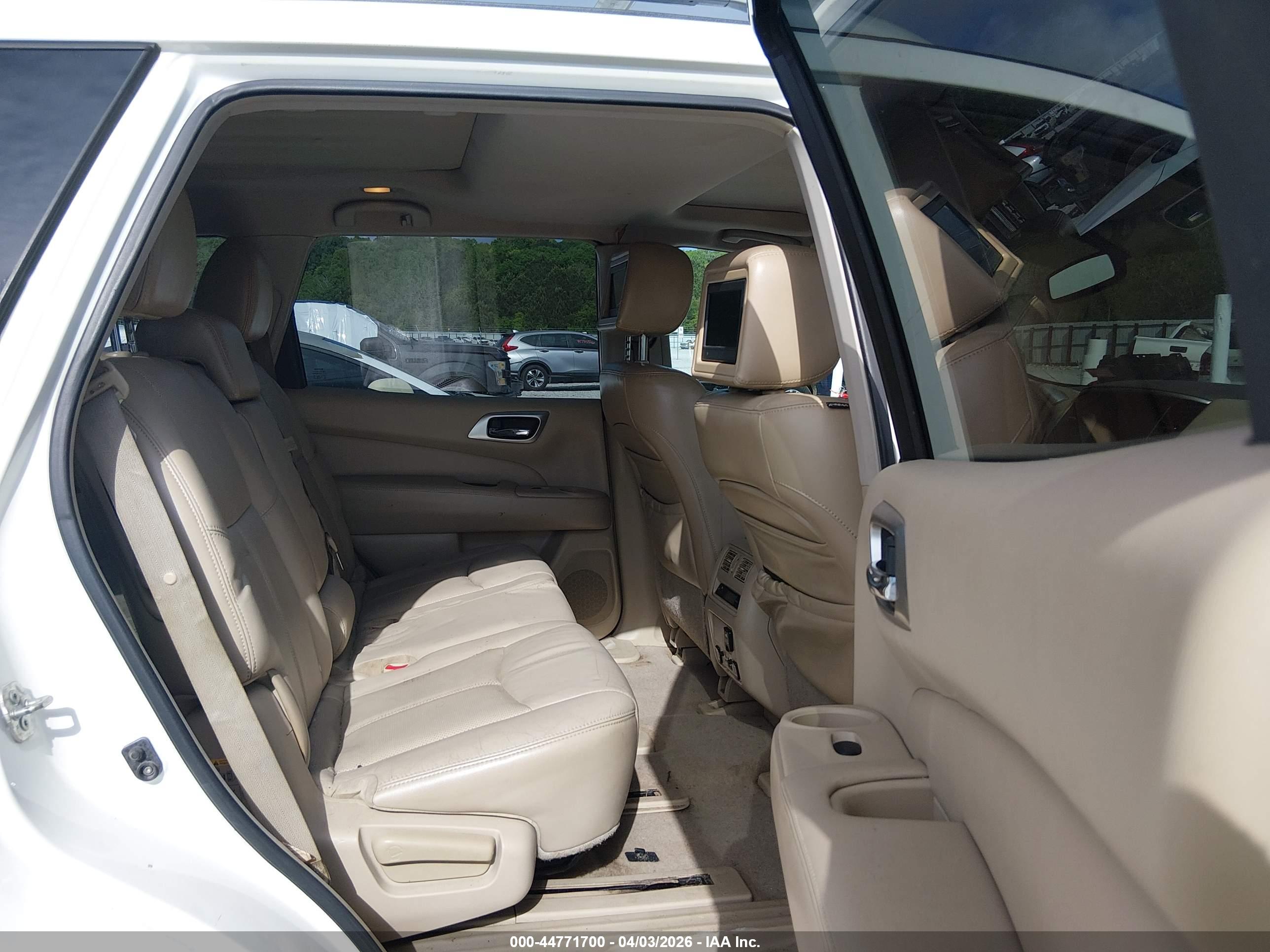NISSAN PATHFINDER image 8
