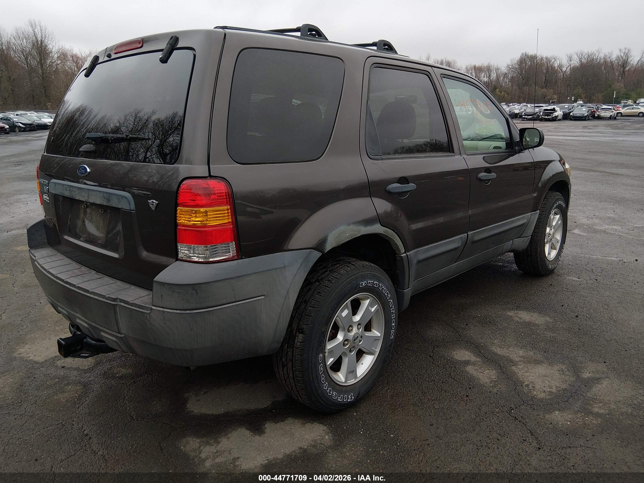 FORD ESCAPE image 4