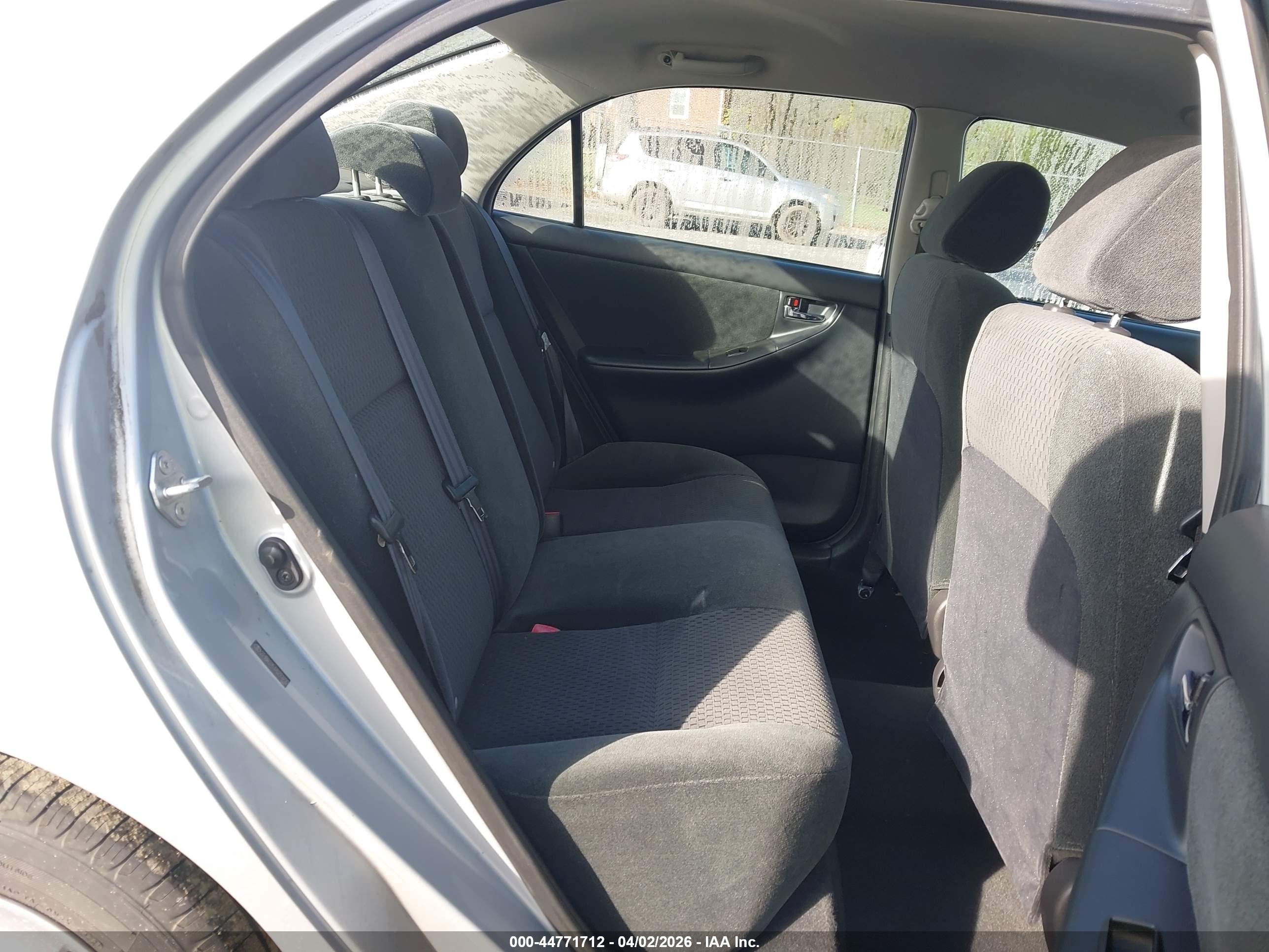 TOYOTA COROLLA image 8