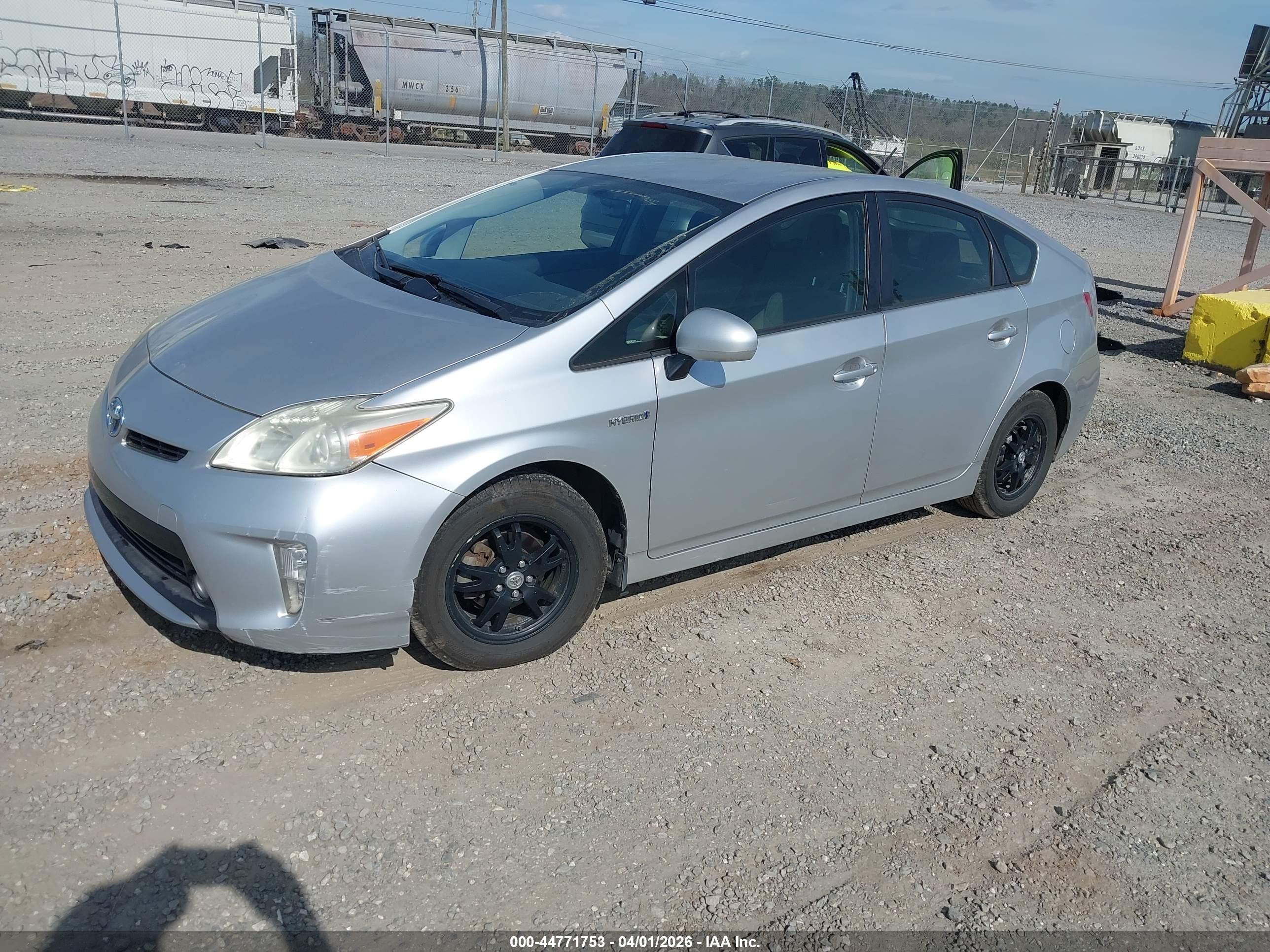 TOYOTA PRIUS image 2