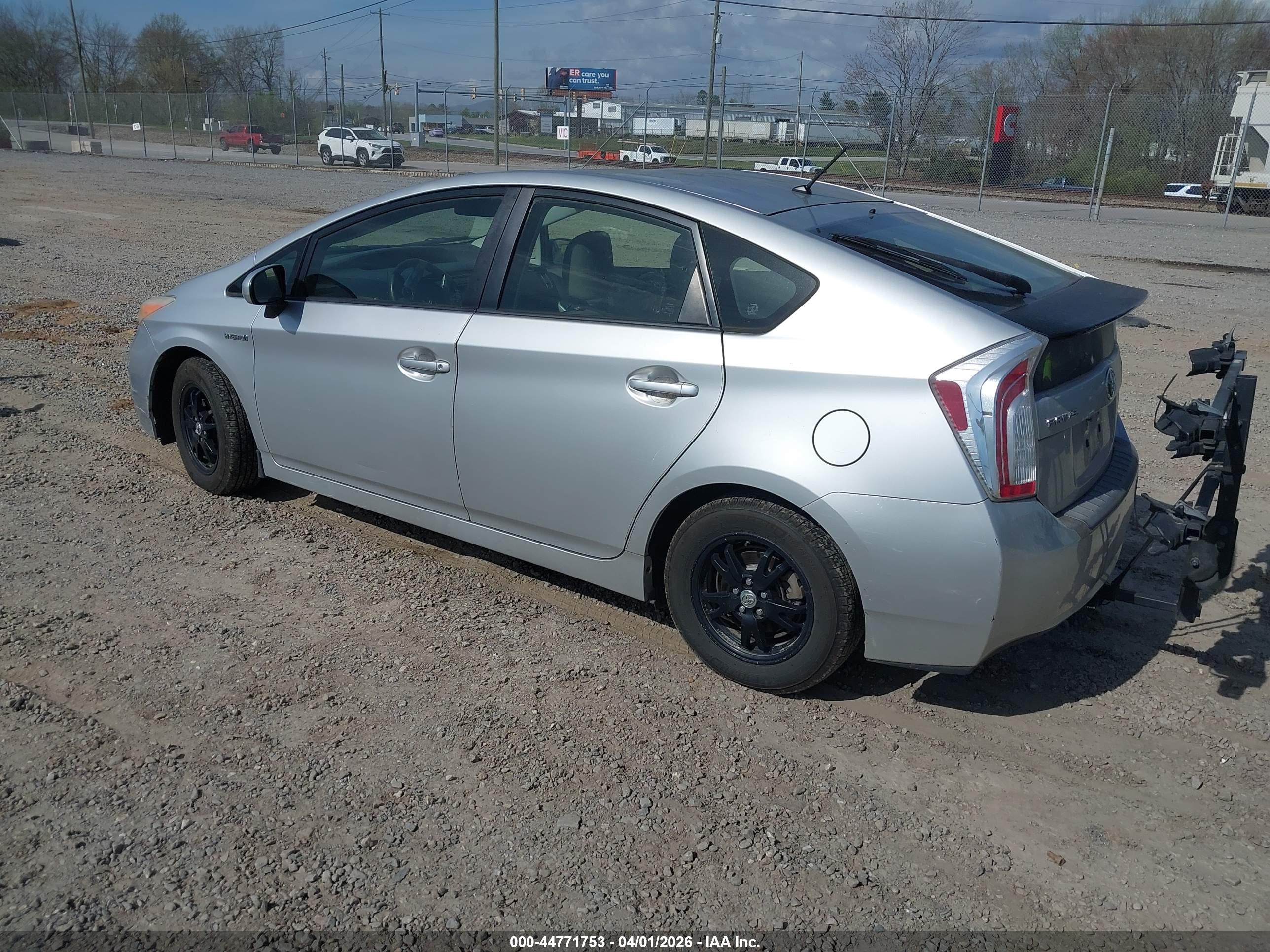 TOYOTA PRIUS image 3