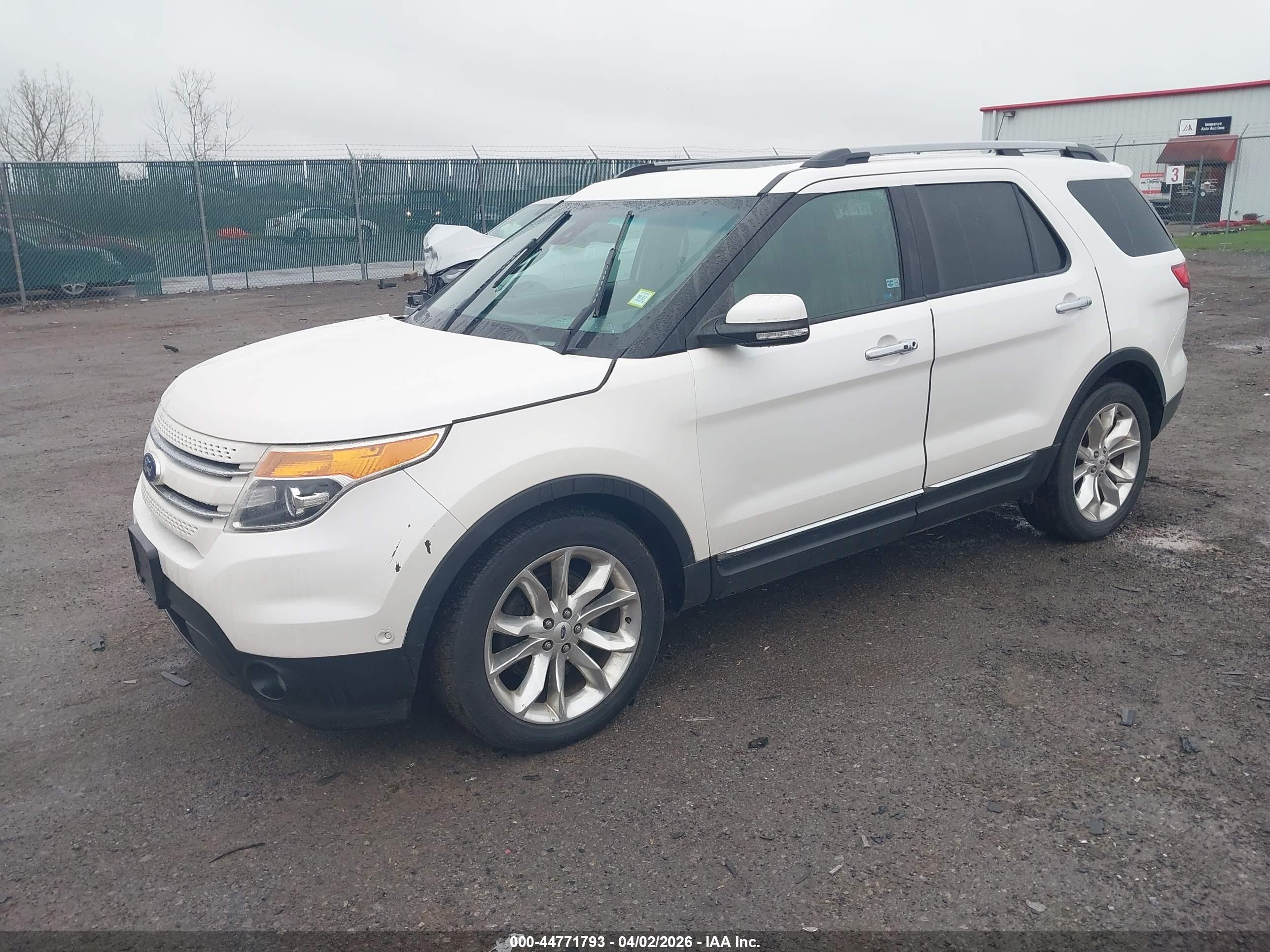 FORD EXPLORER image 2