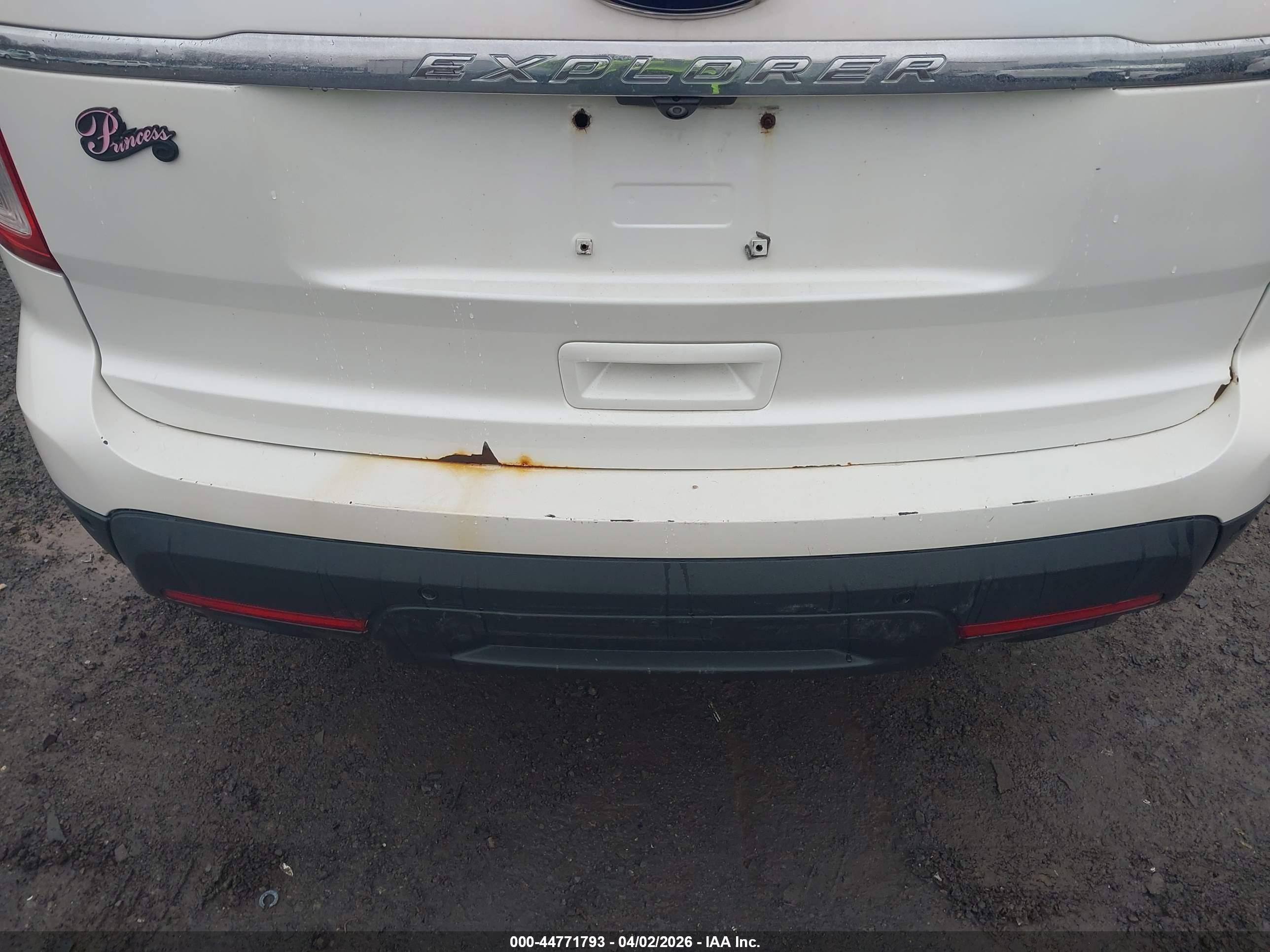 FORD EXPLORER image 6