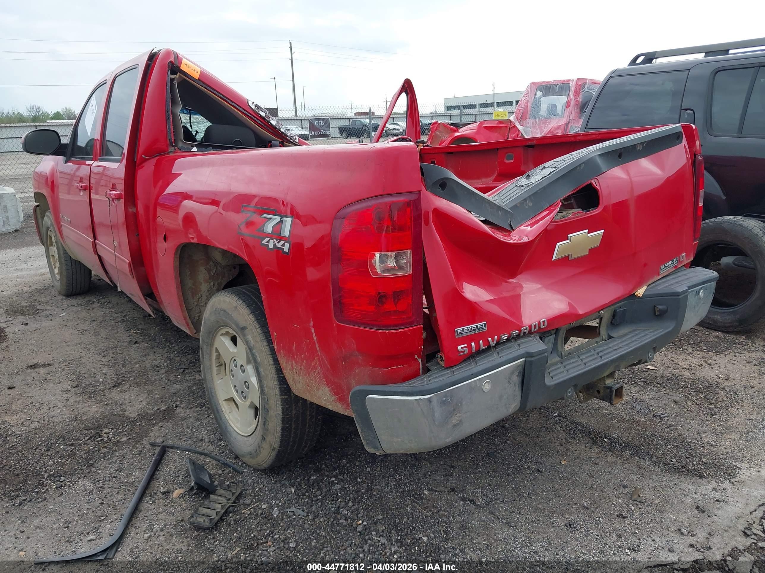 CHEVROLET SILVERADO image 3