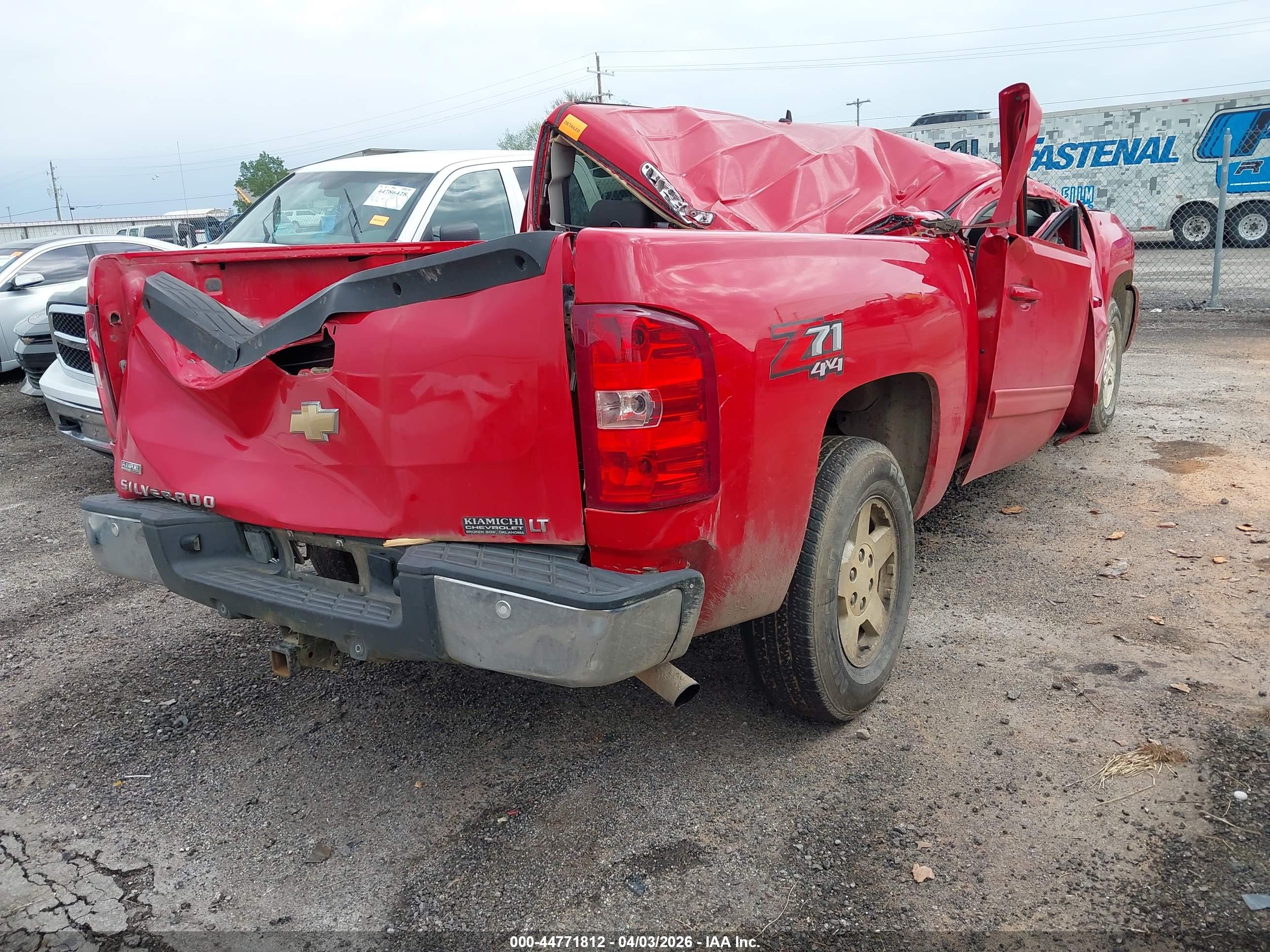 CHEVROLET SILVERADO image 4