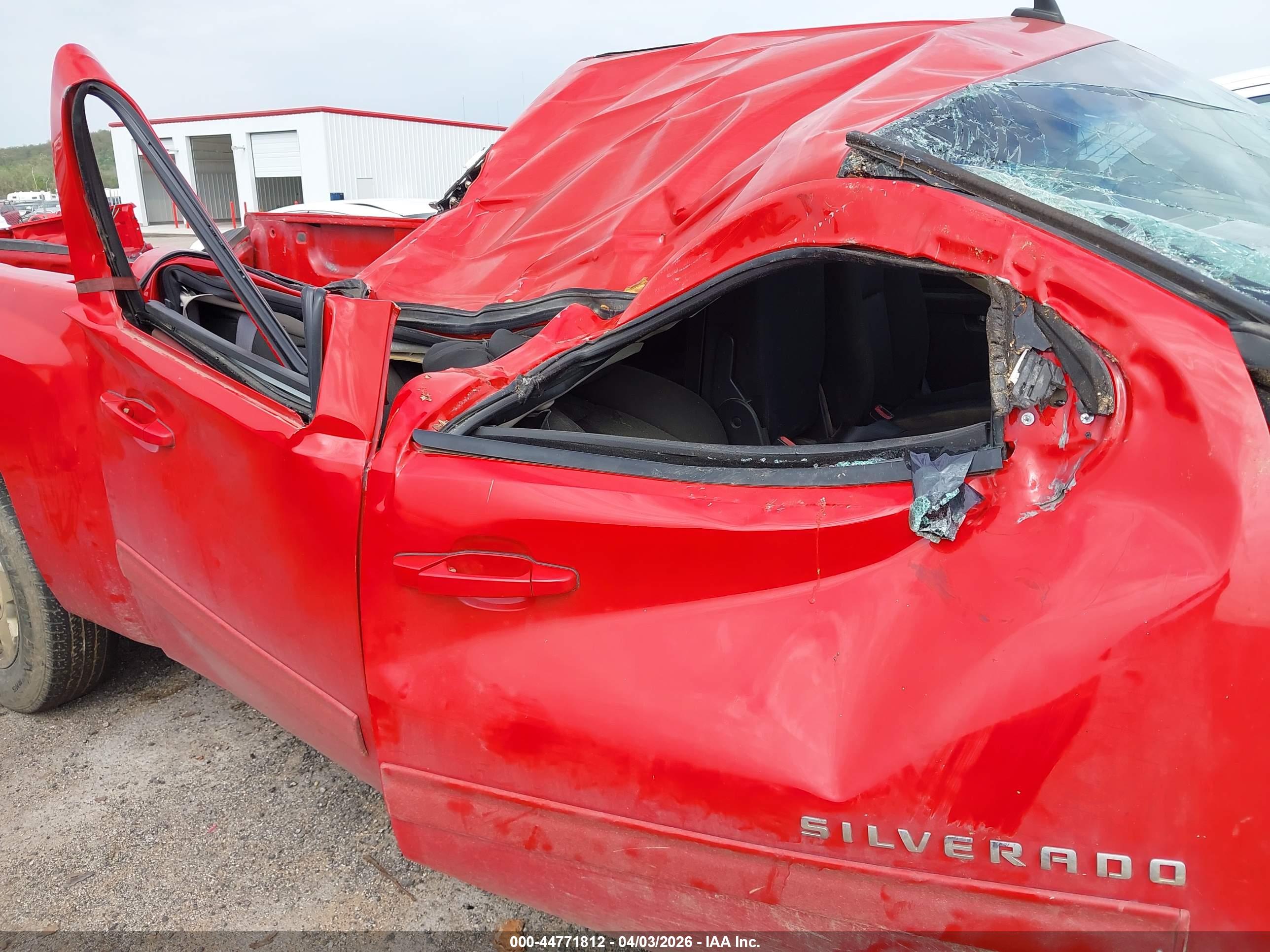 CHEVROLET SILVERADO image 6