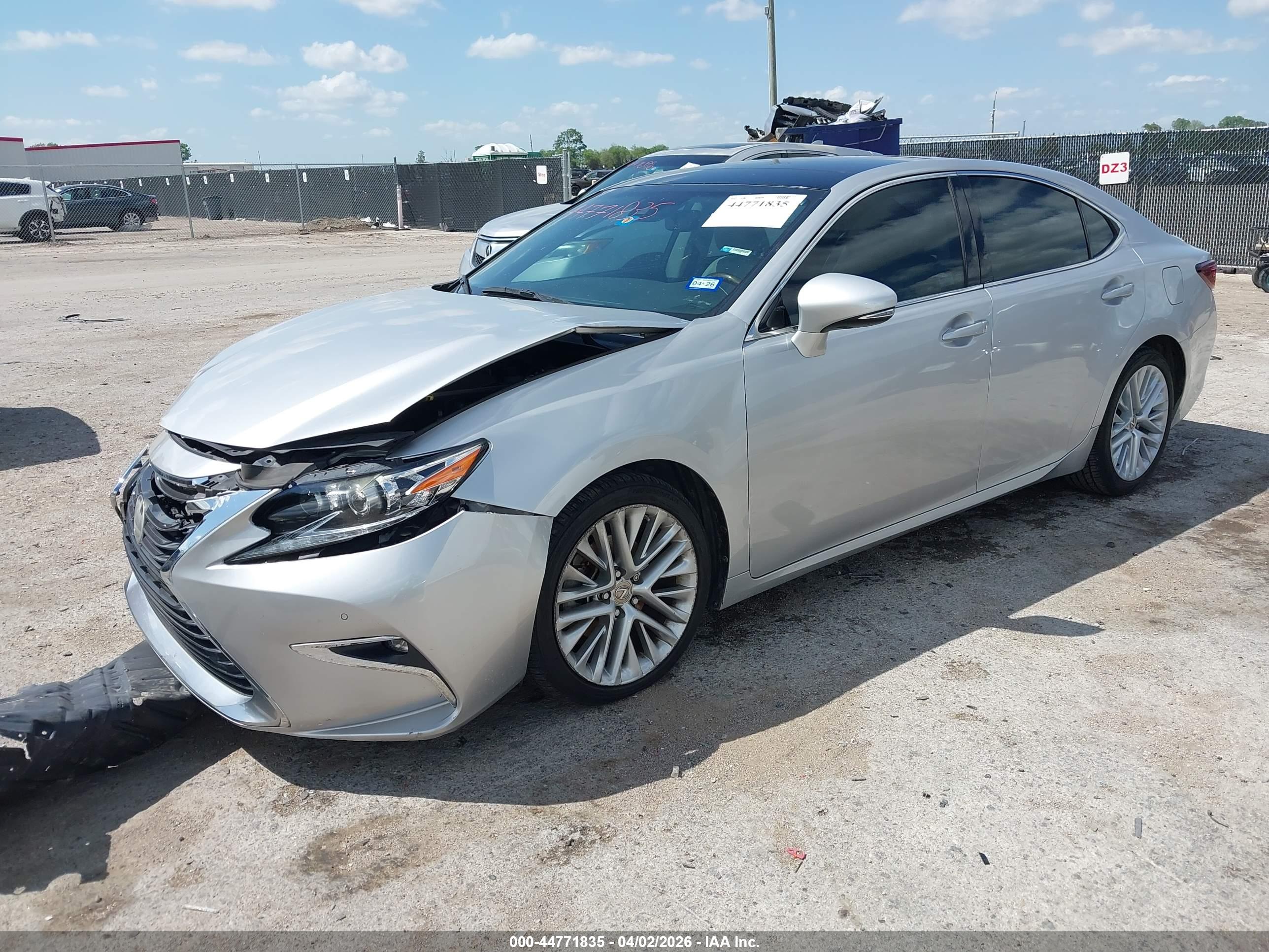 LEXUS ES image 2