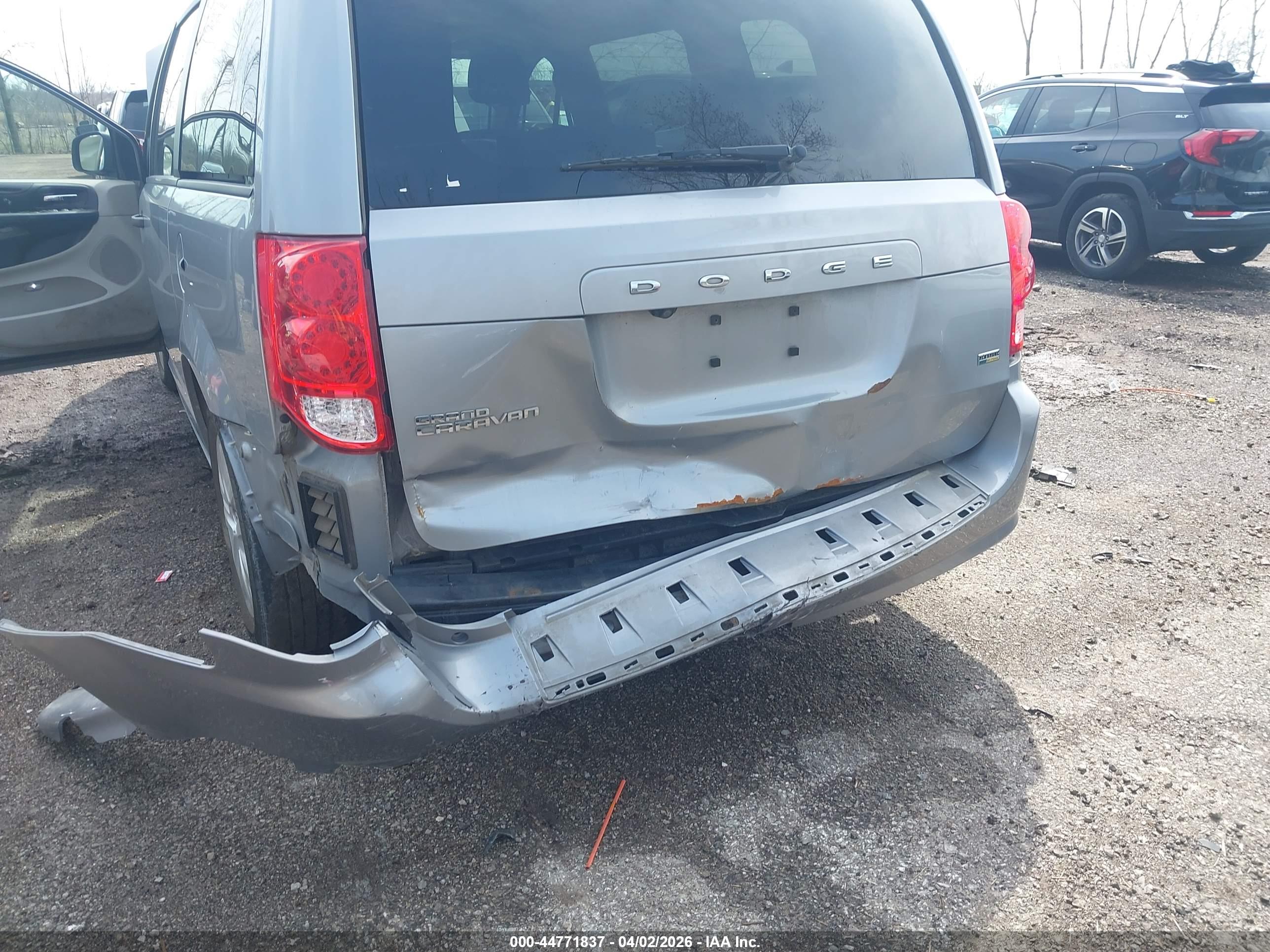 DODGE GRAND image 6
