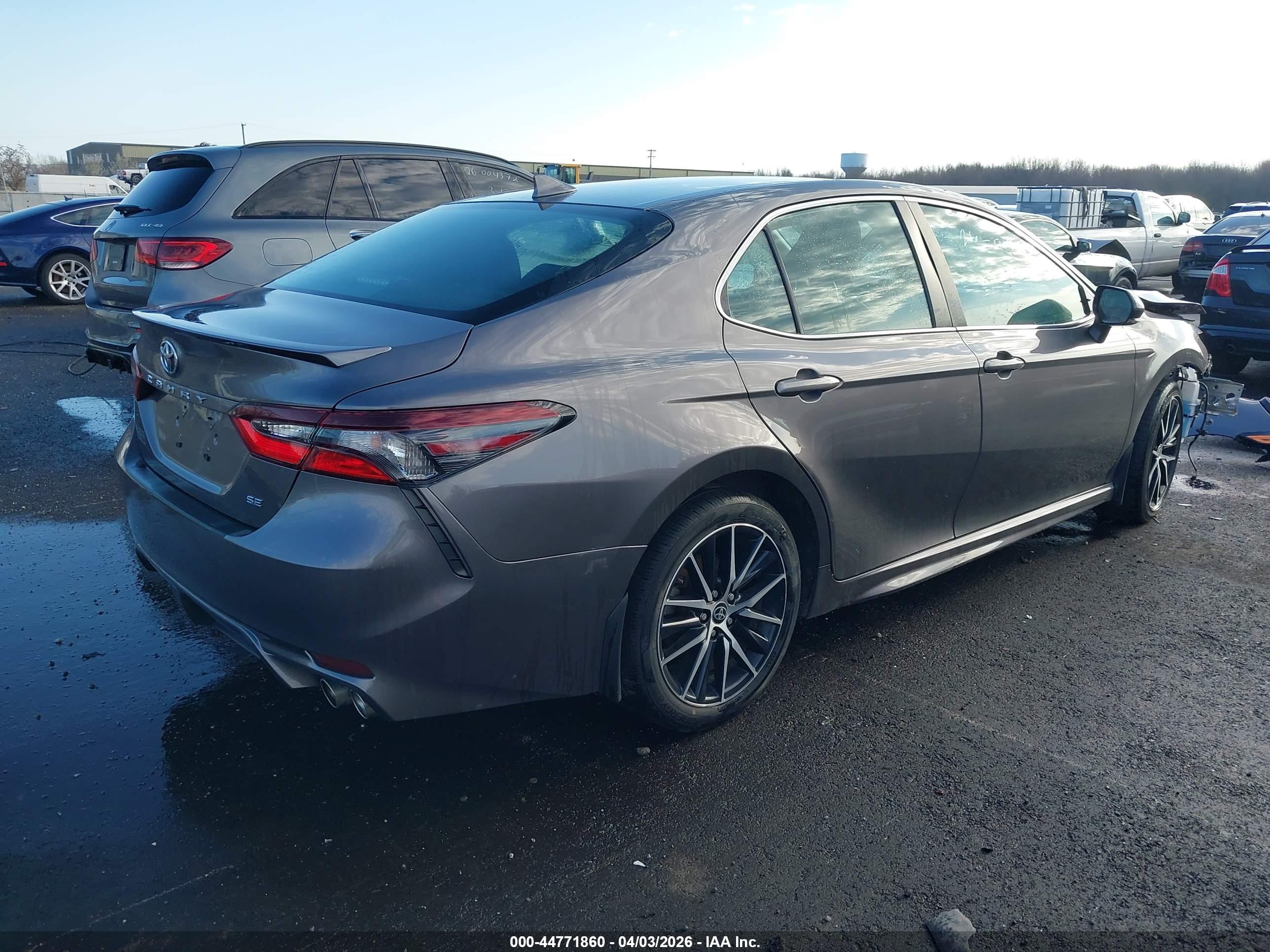 TOYOTA CAMRY image 4