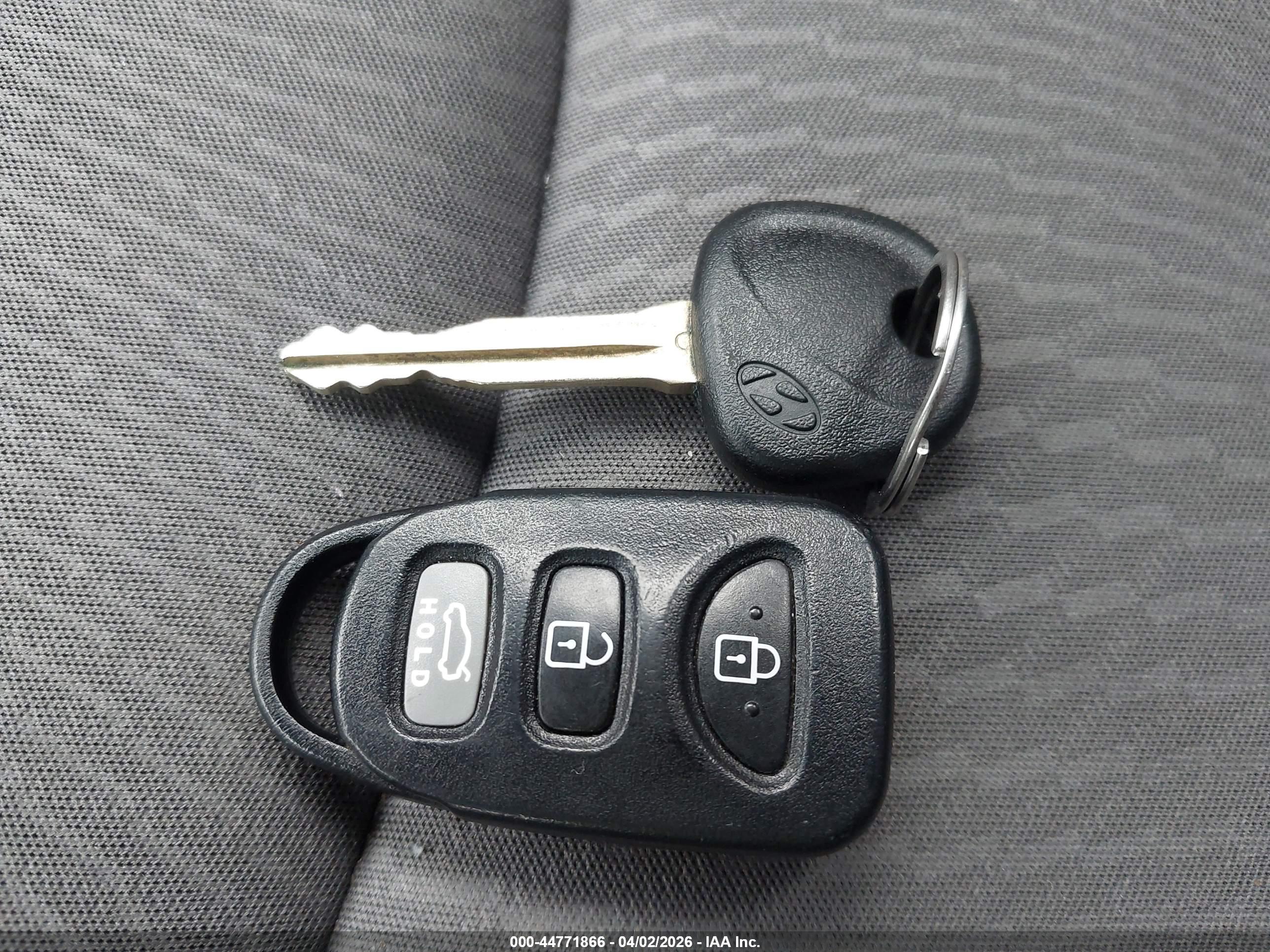 HYUNDAI ELANTRA image 11