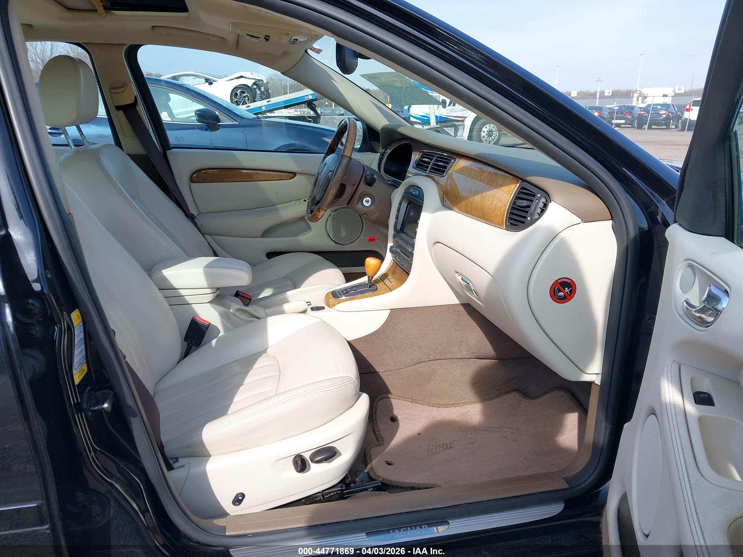 JAGUAR X-TYPE image 5