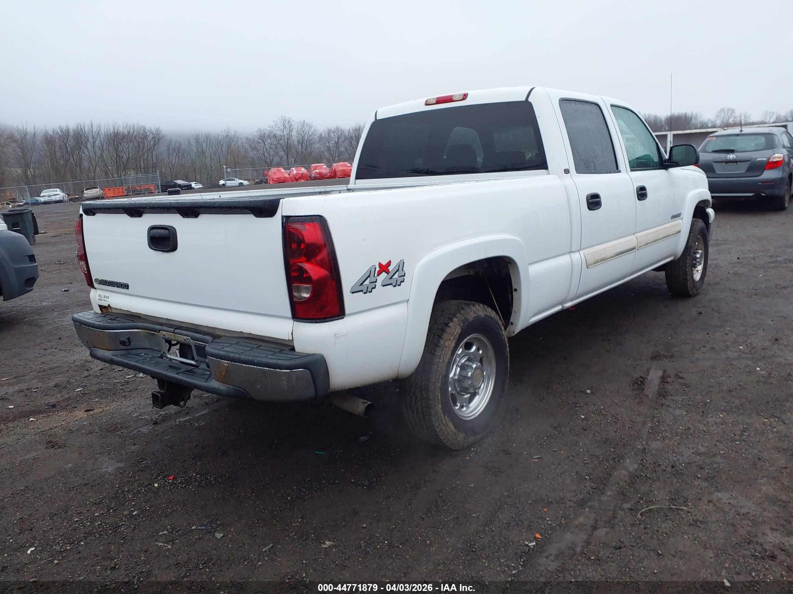 CHEVROLET SILVERADO image 4