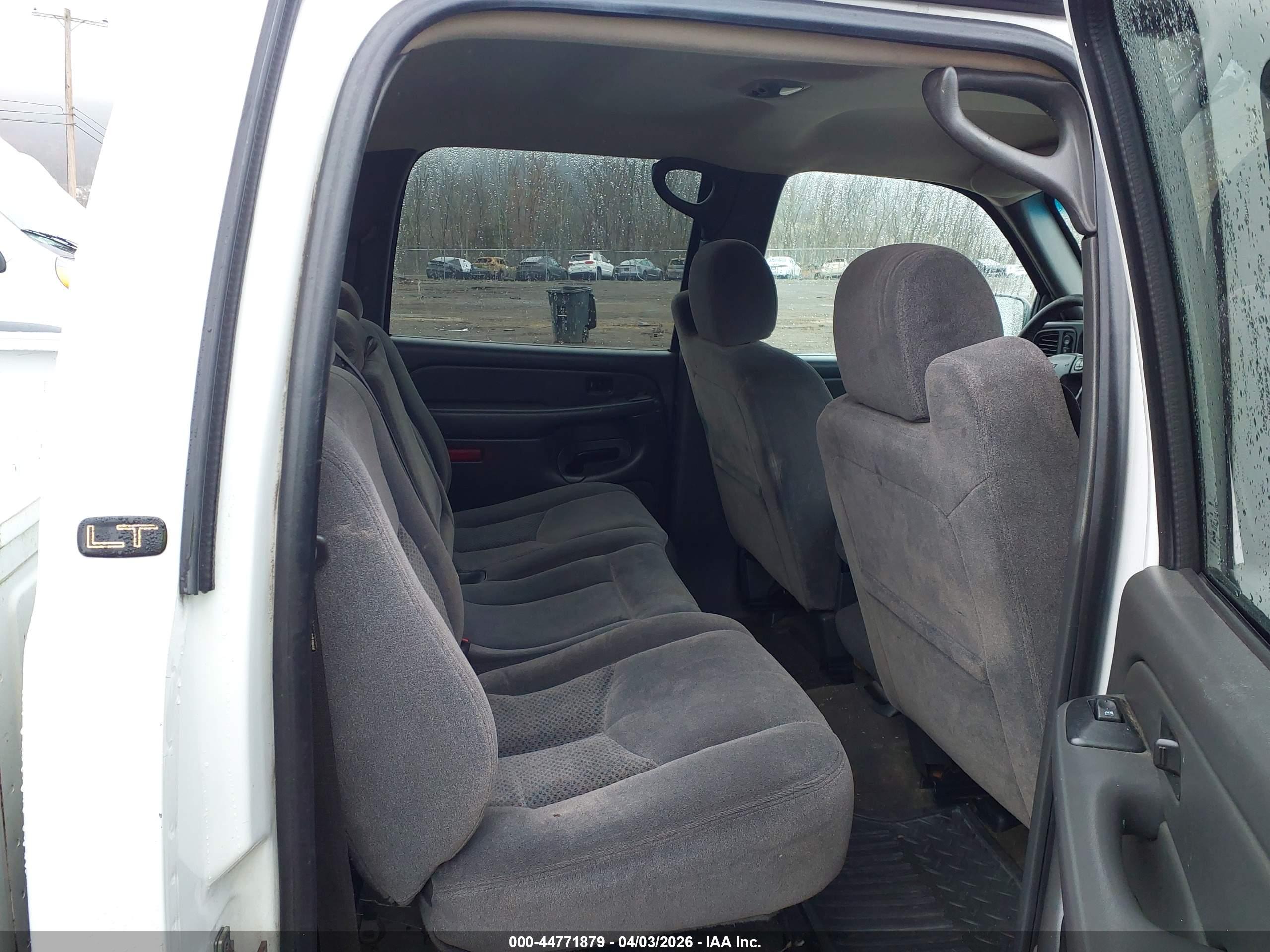 CHEVROLET SILVERADO image 8