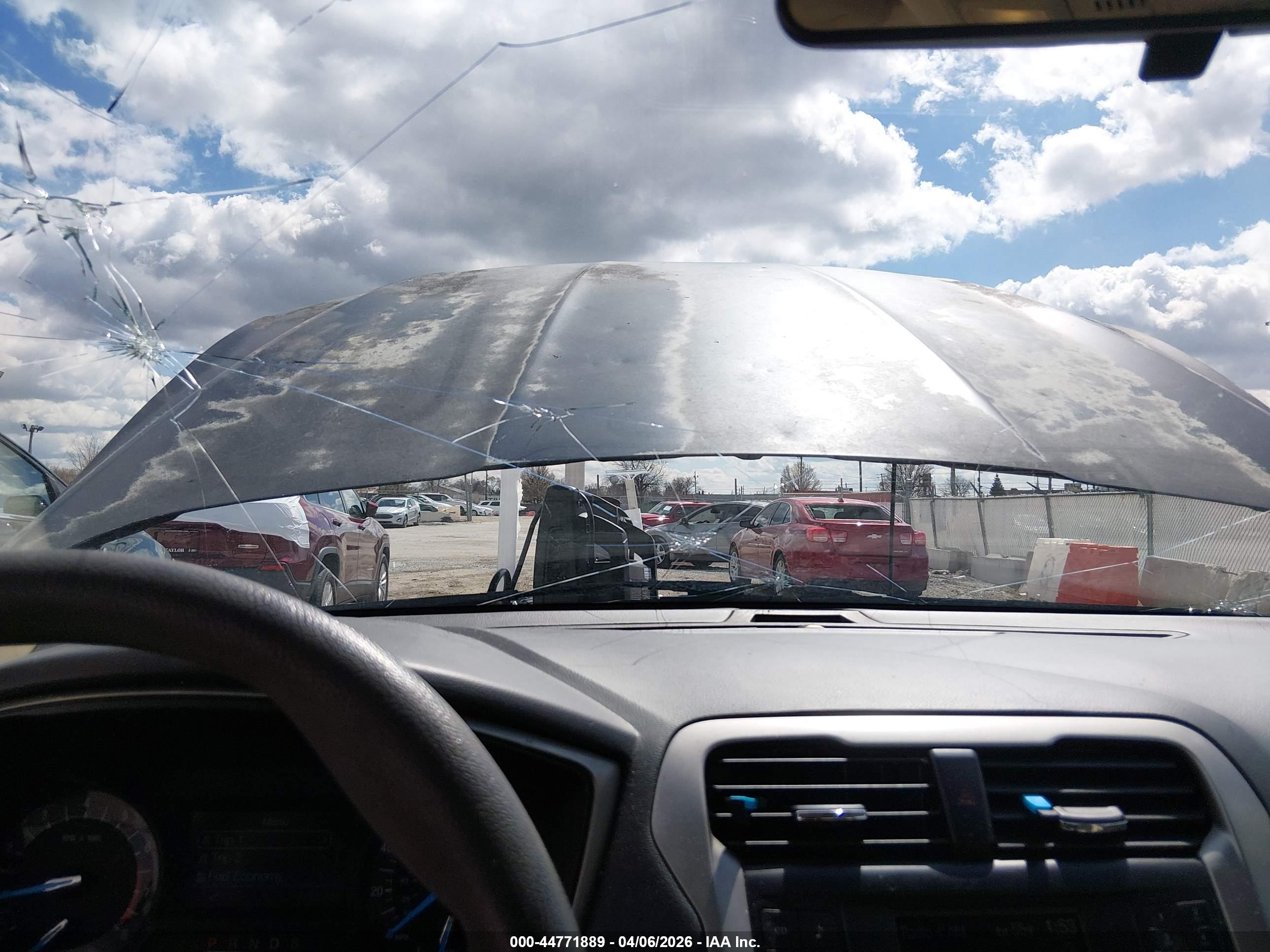 FORD FUSION image 6