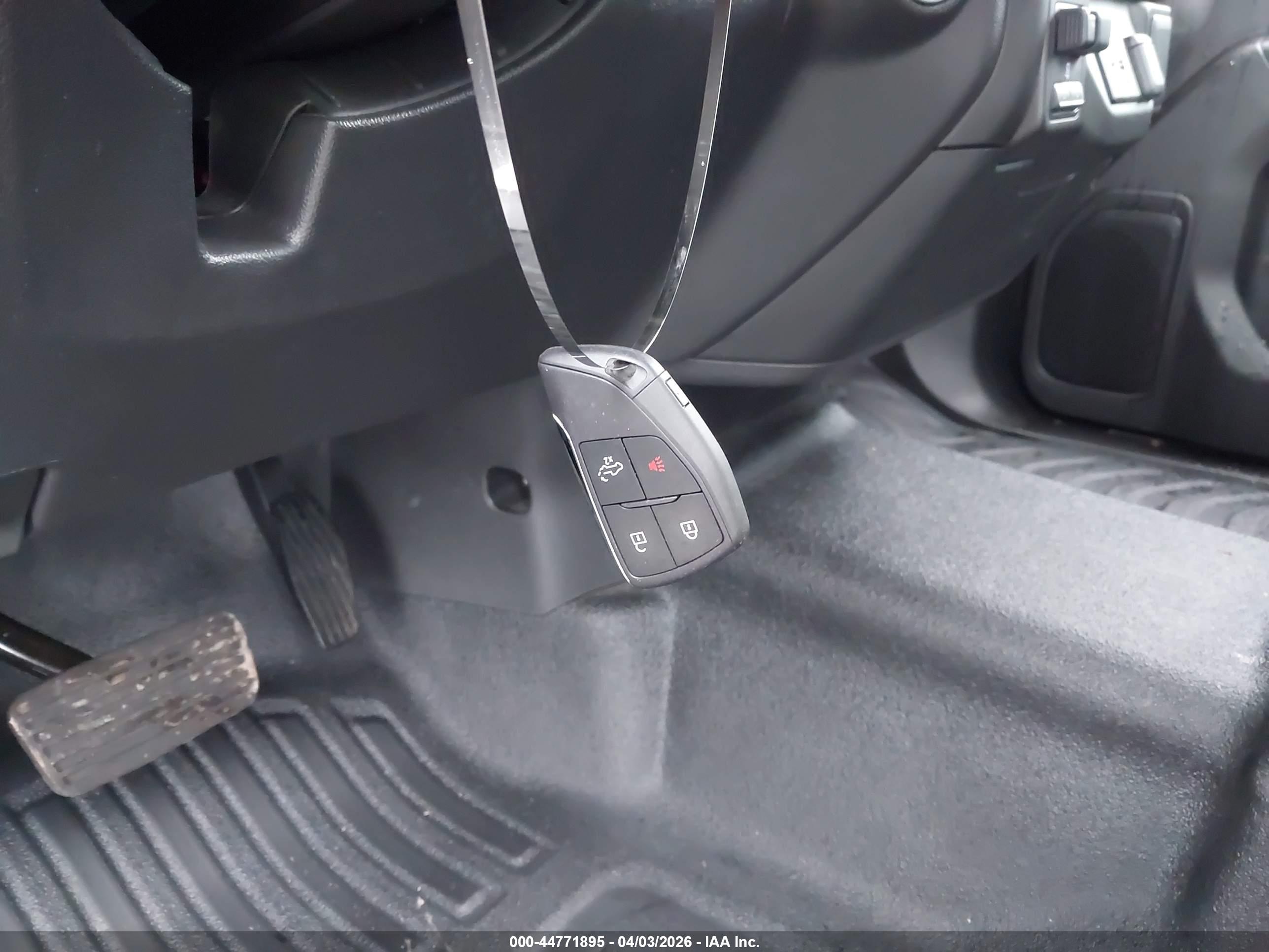 GMC SIERRA image 11