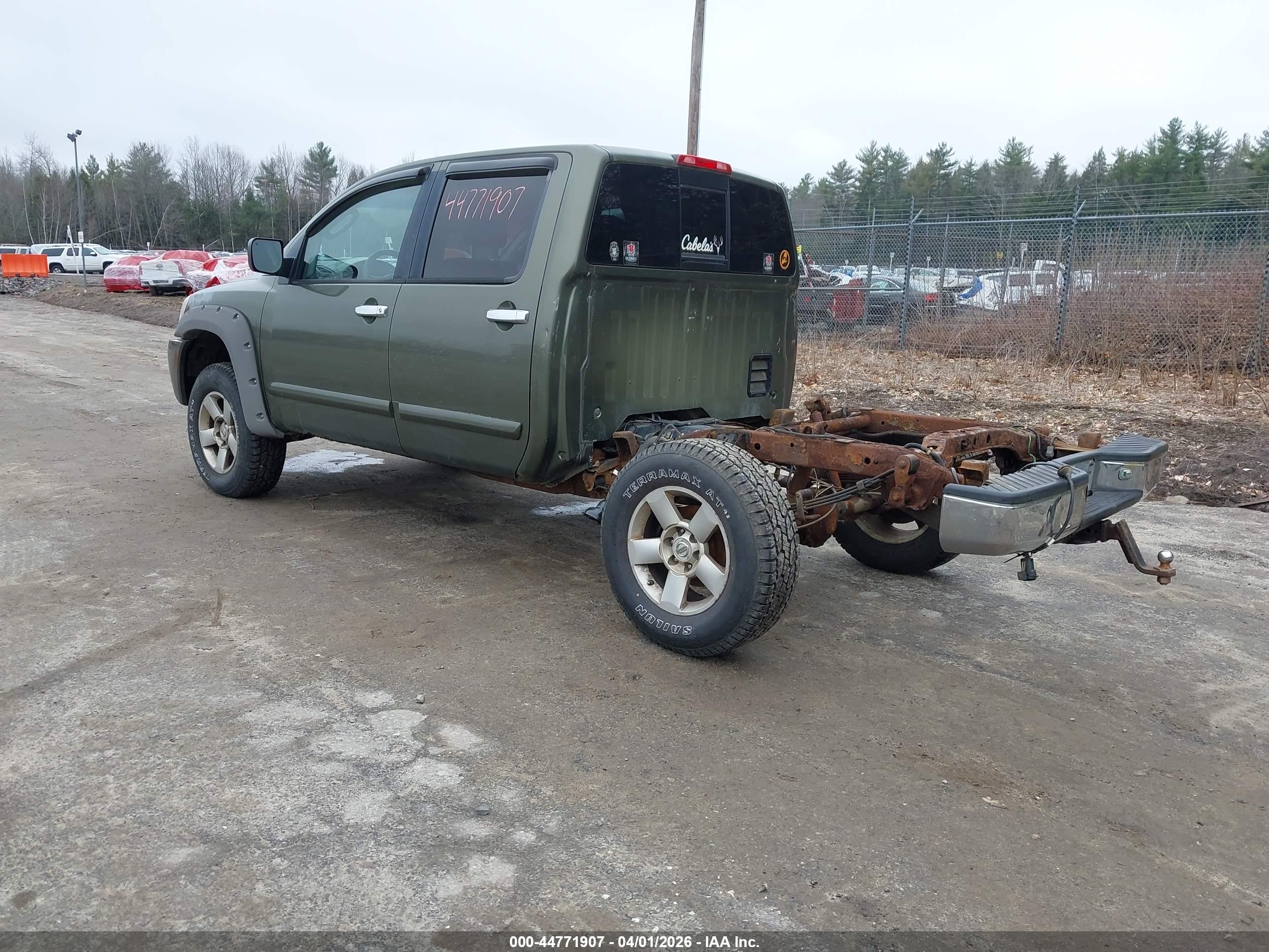 NISSAN TITAN image 3