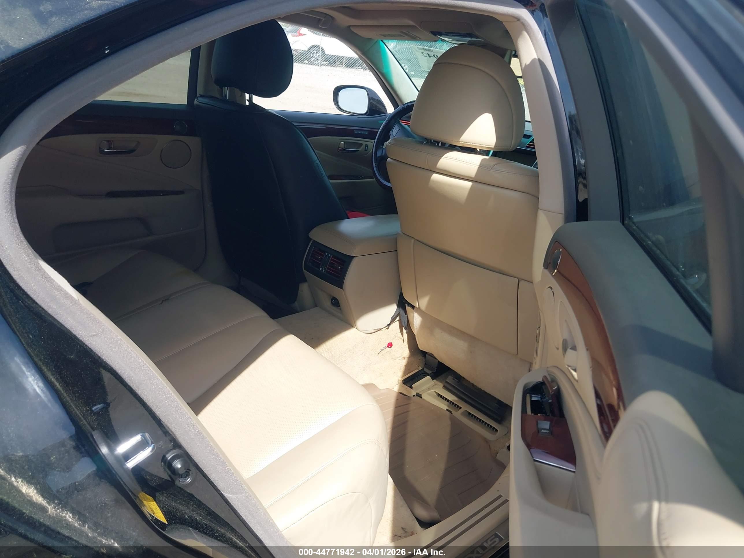 LEXUS LS image 8
