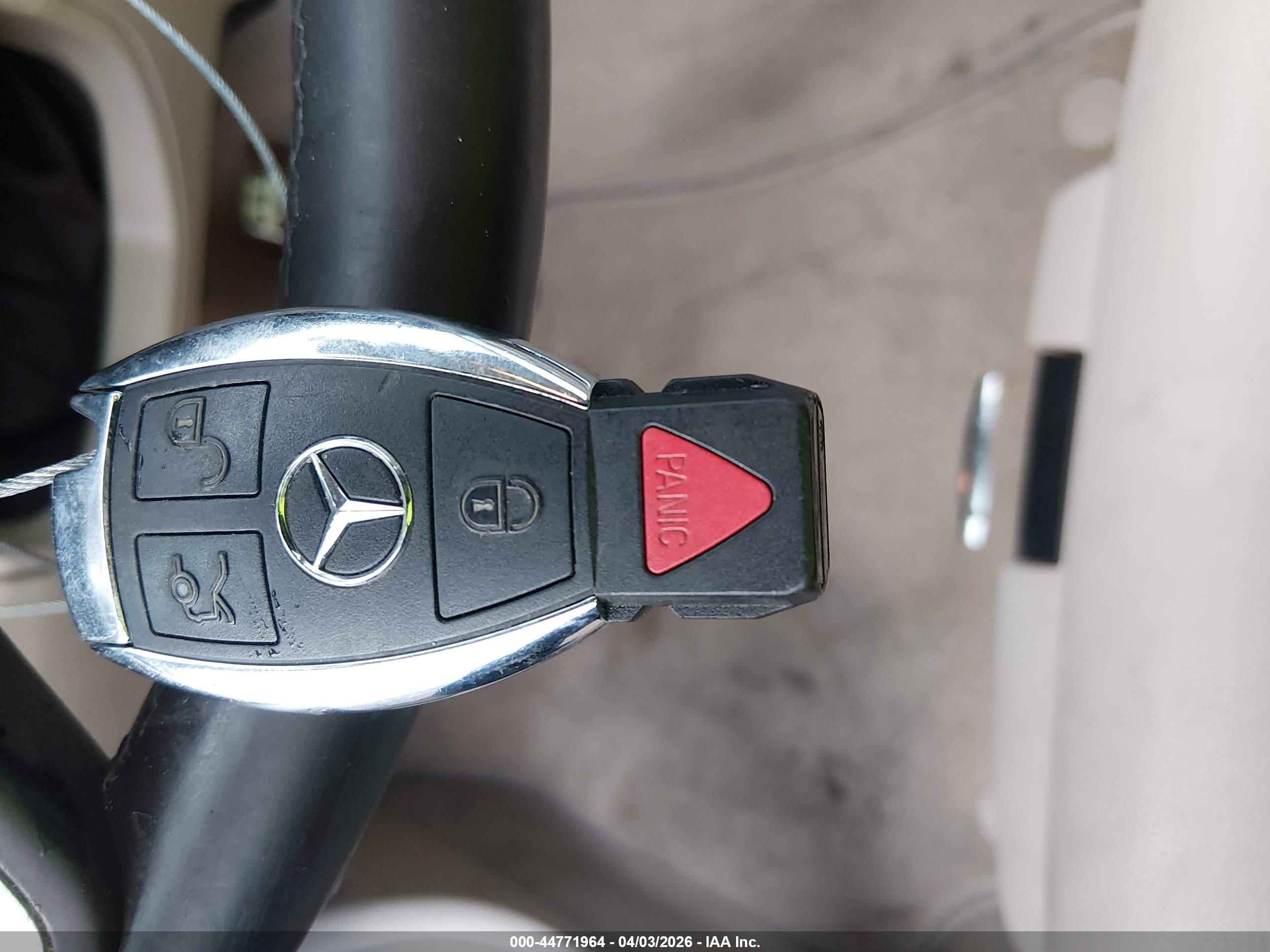 MERCEDES-BENZ E image 11
